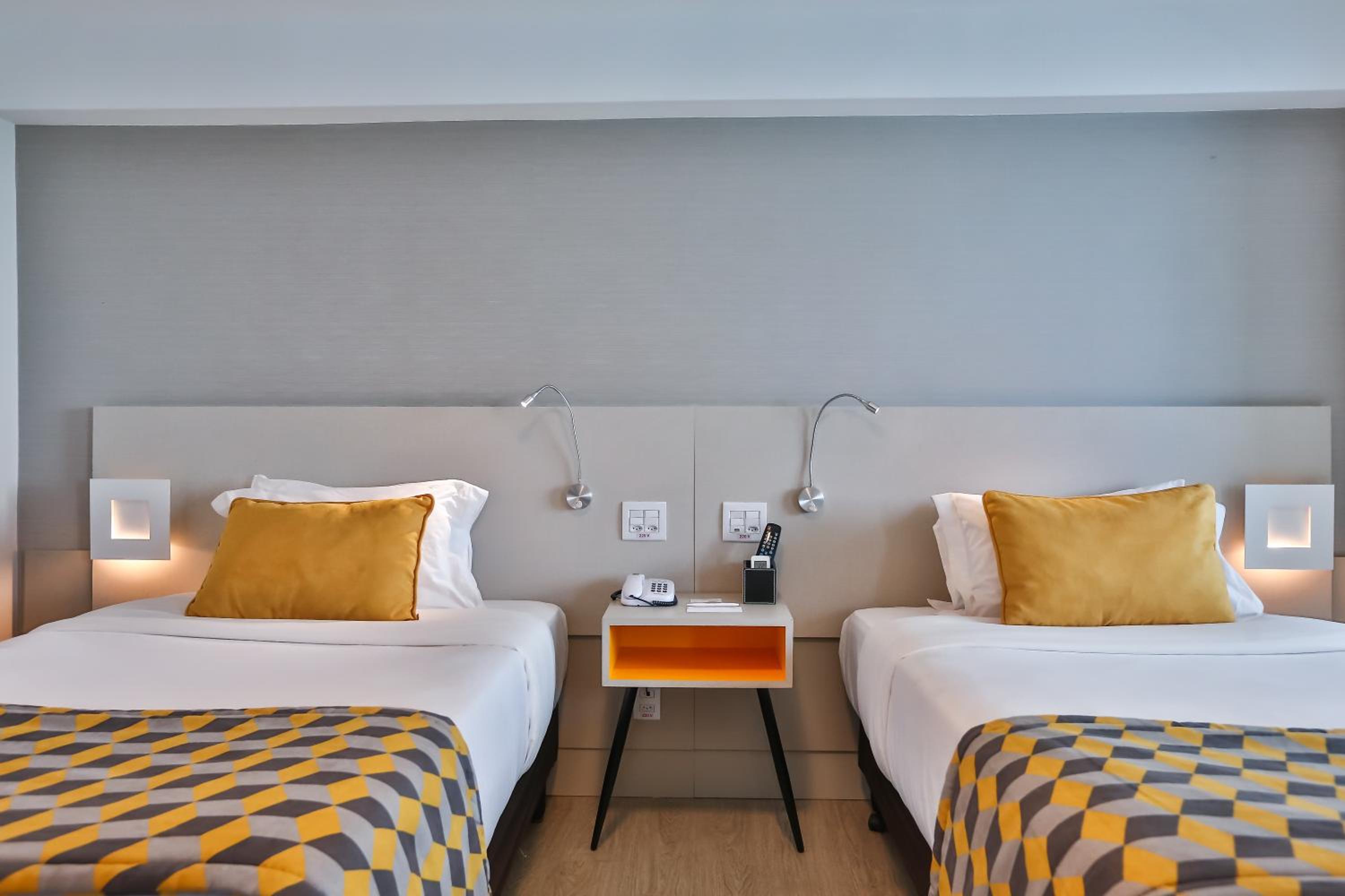 Twin Deluxe Suite