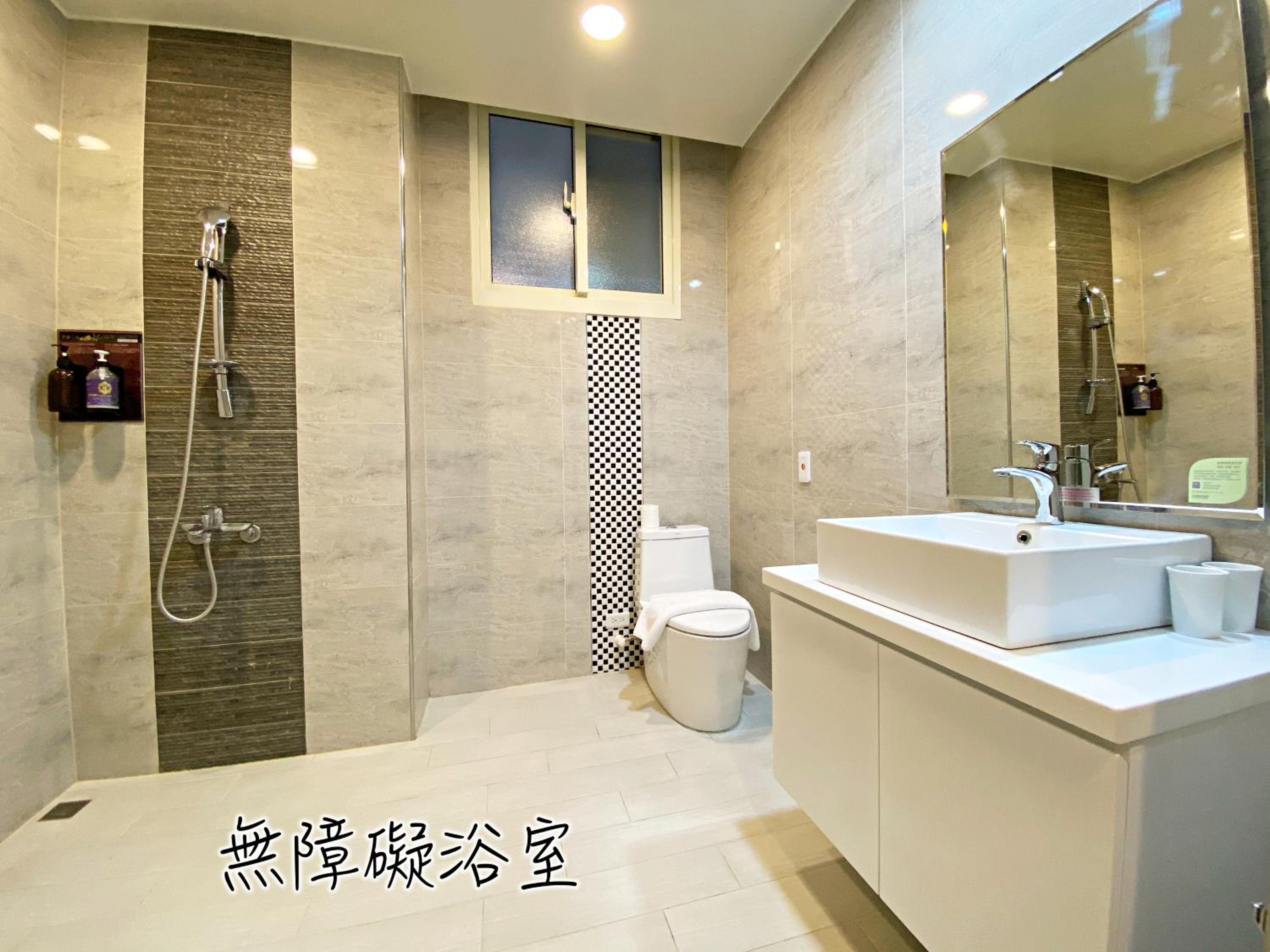 Superior Double Room - No Window - Photo 6