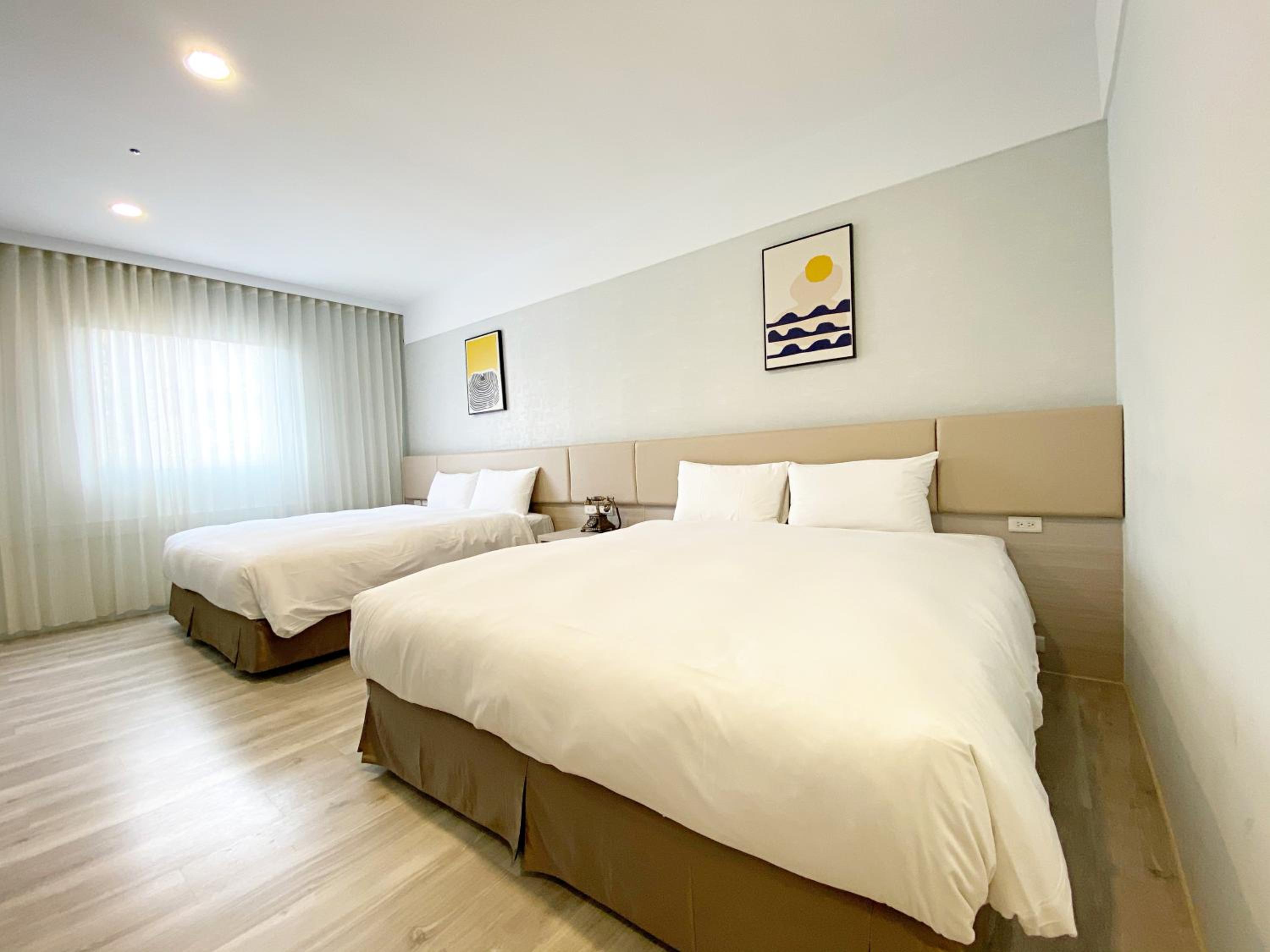 Deluxe Quadruple Room - Photo 2