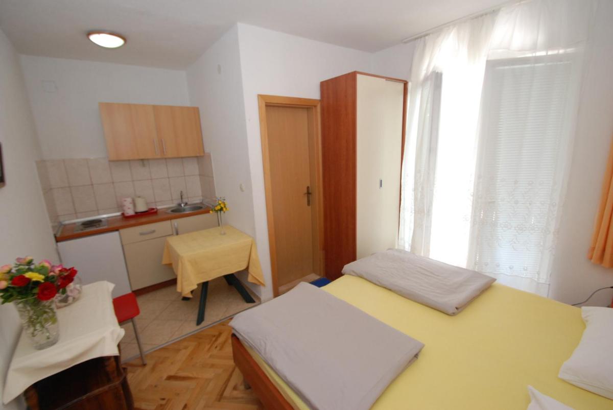 Studio Apartment photo 2