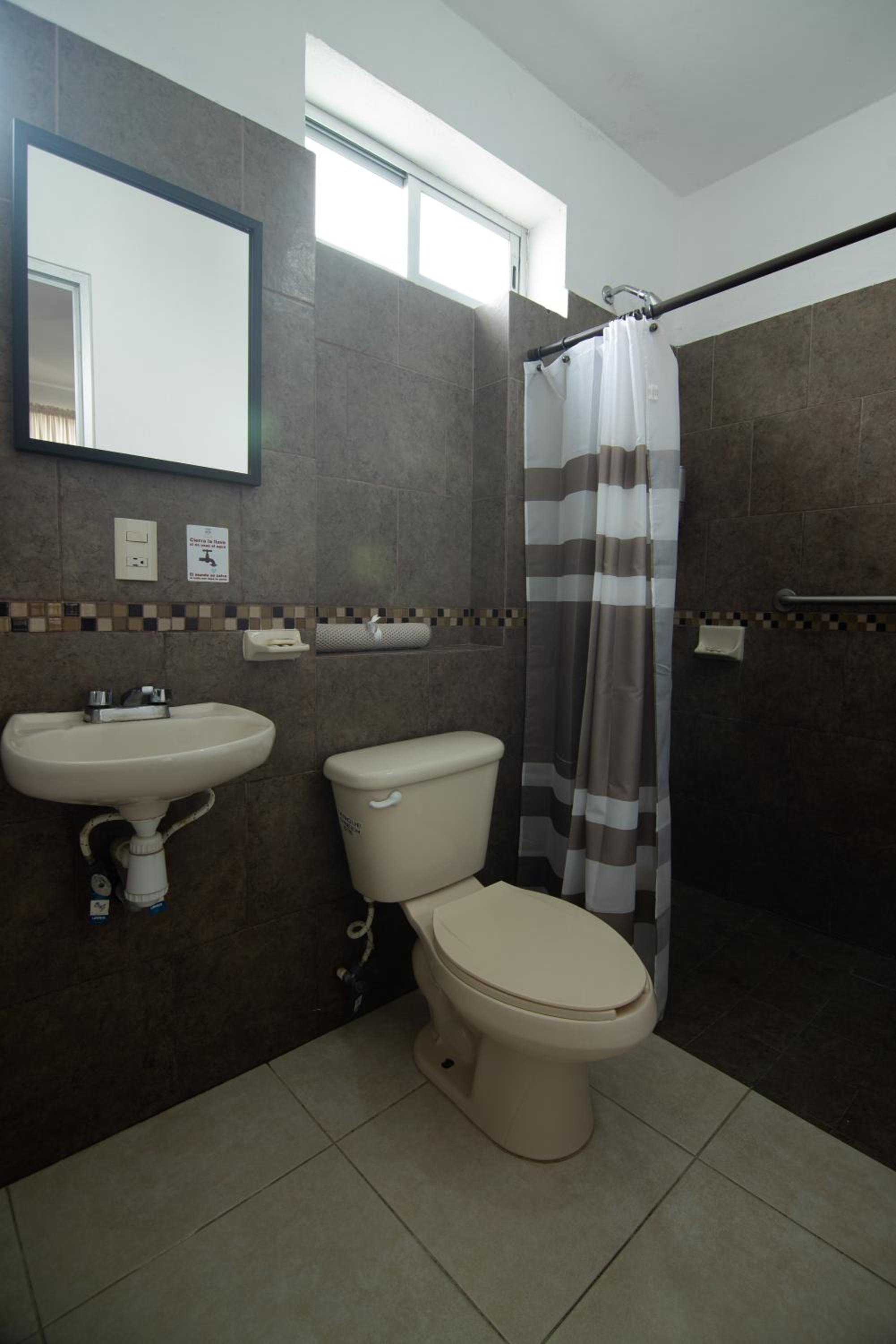 Standard Queen Room photo 2