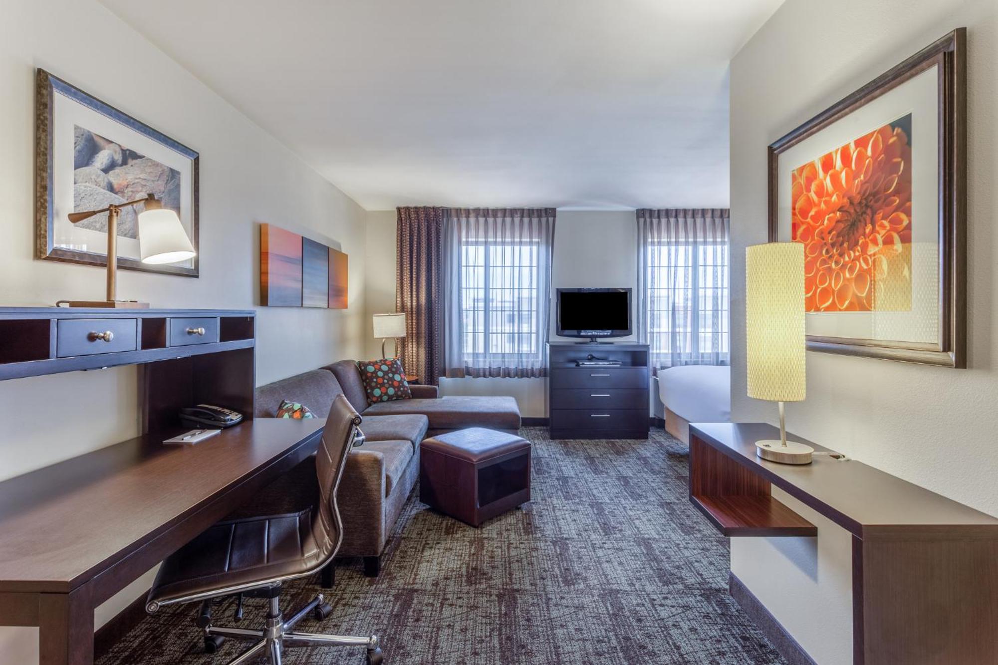 Standard Suite - Photo 1