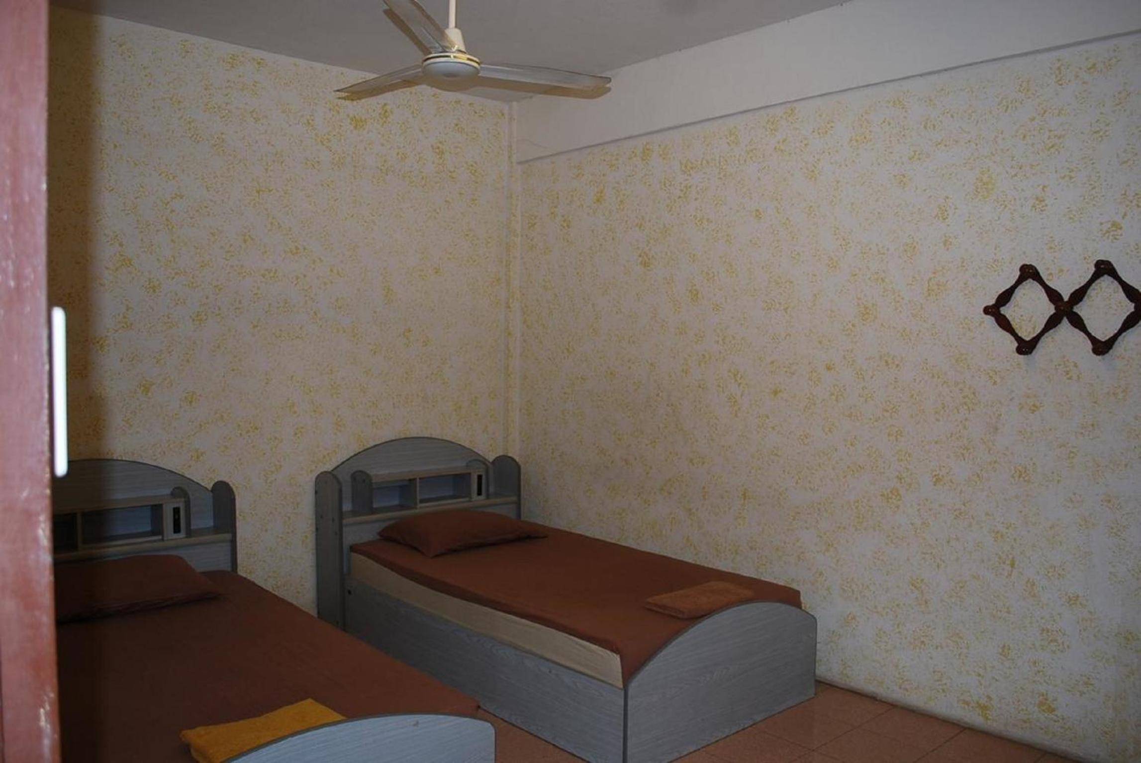 Twin Room with Fan and Shared Bathroom photo 3