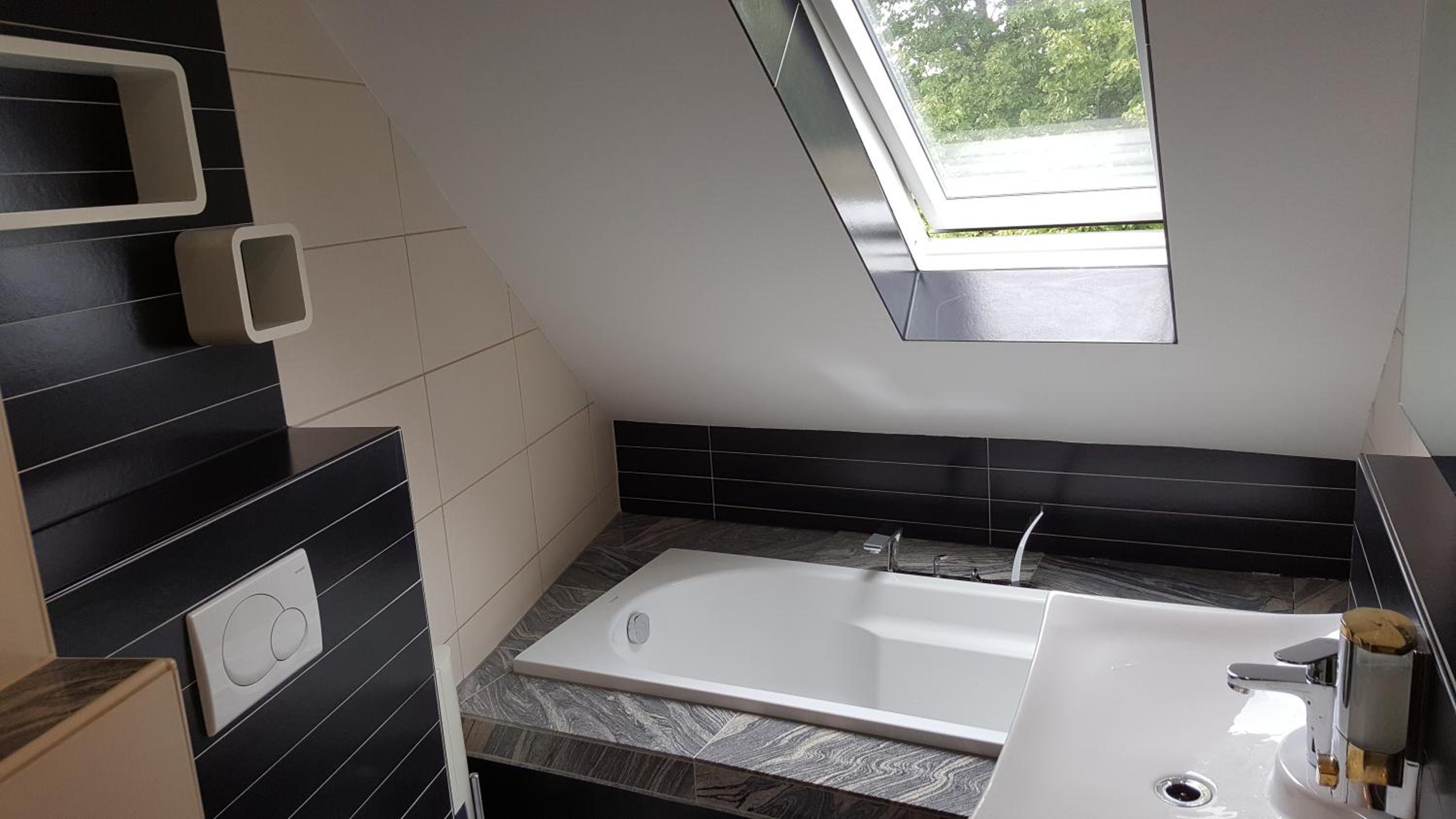 Two-Bedroom Apartment - Photo 9