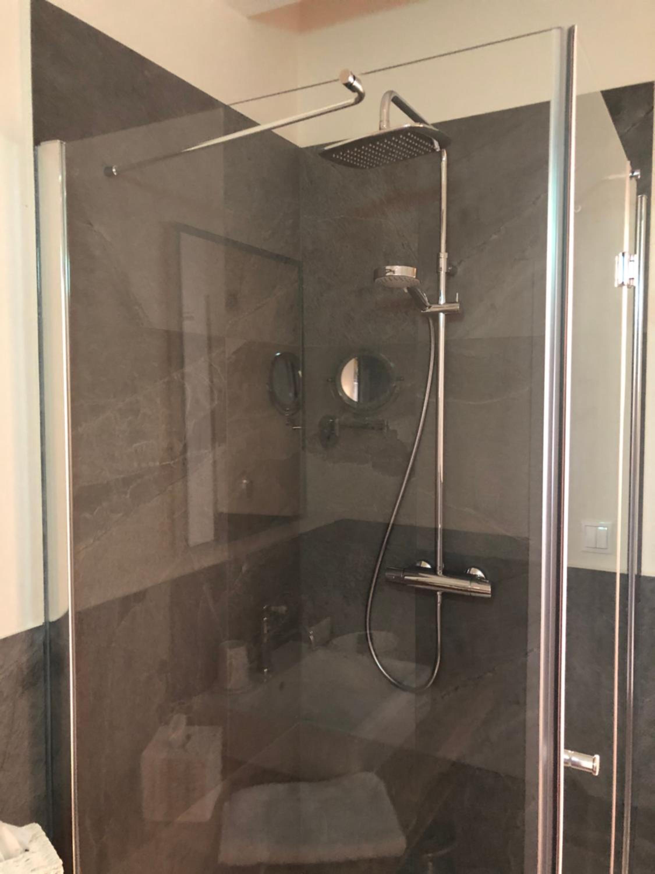 Deluxe King Room photo 2