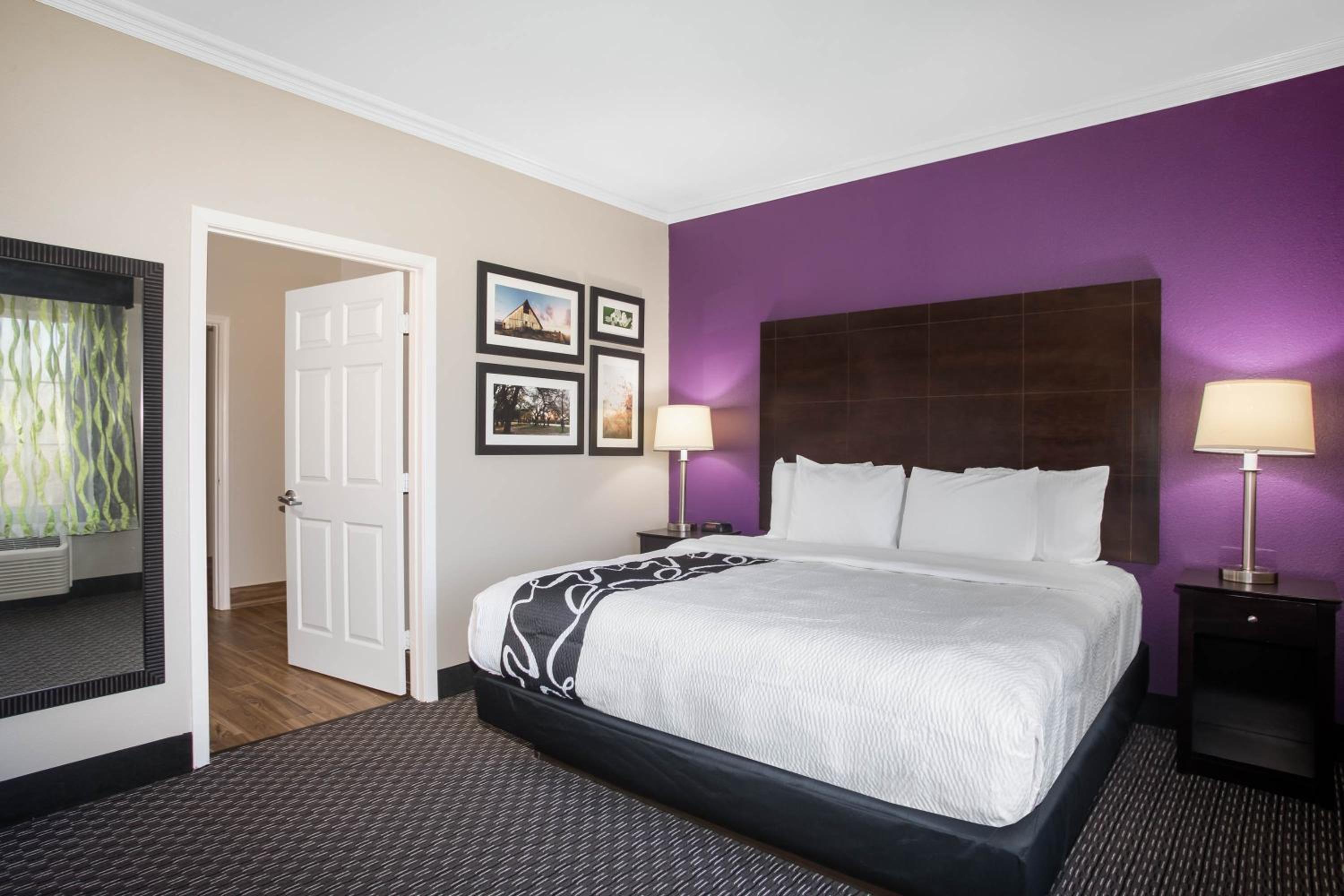 King Suite - Photo 1