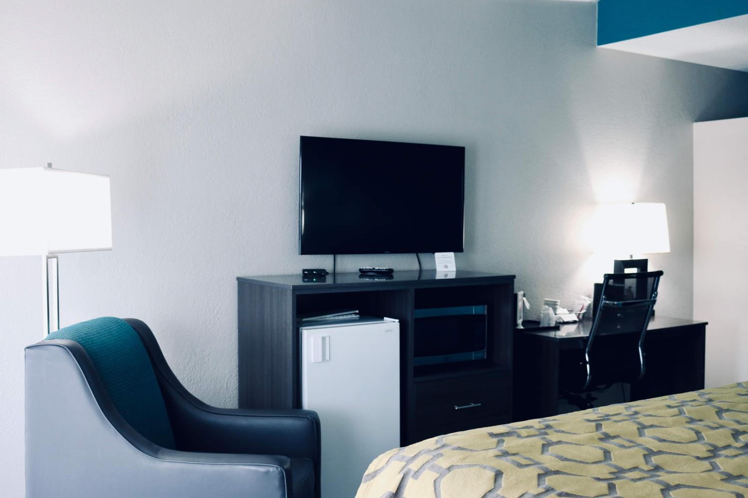 King Suite - Mobility Access/Non-Smoking photo 1