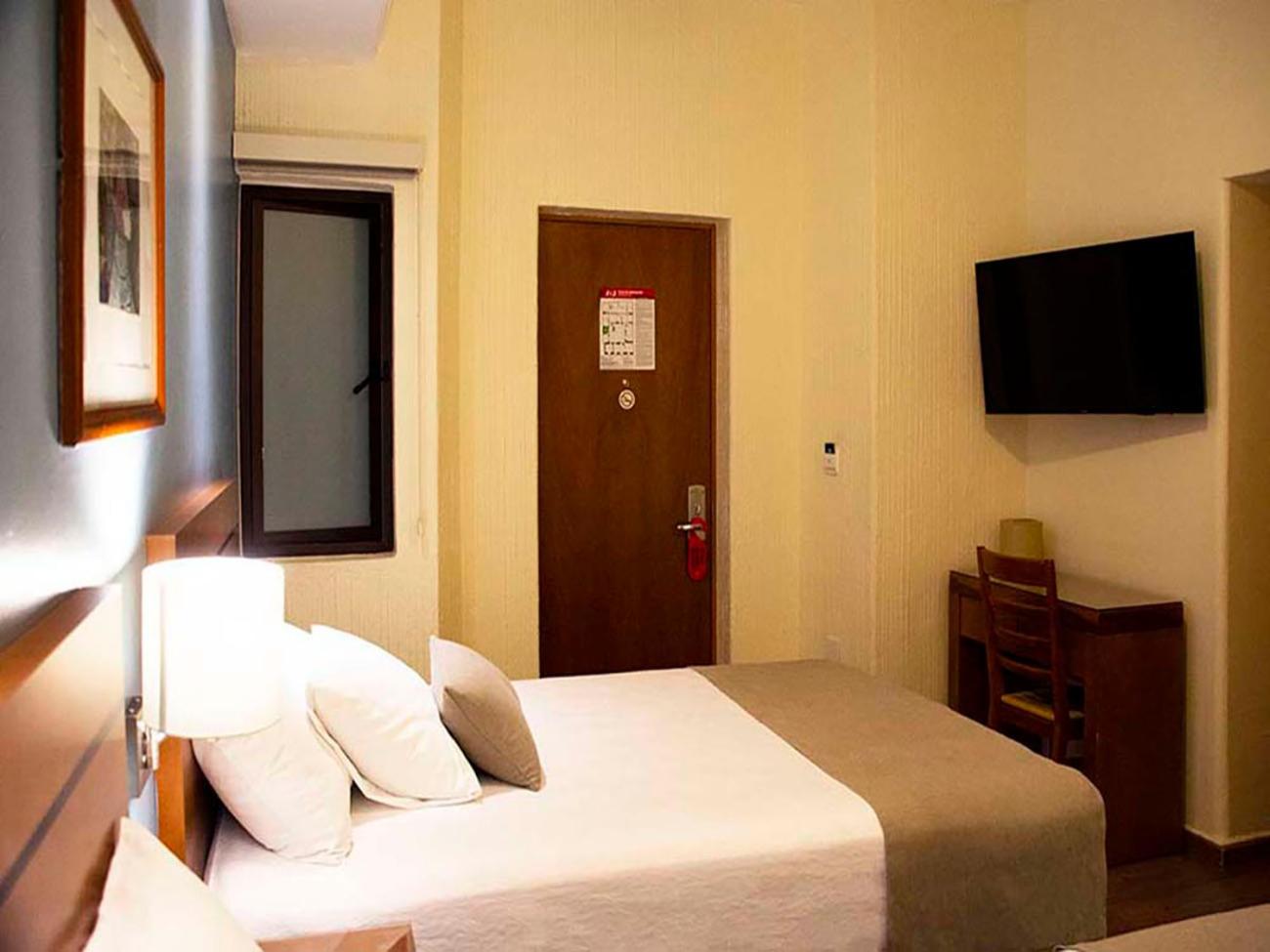 Standard Double Room - Photo 4