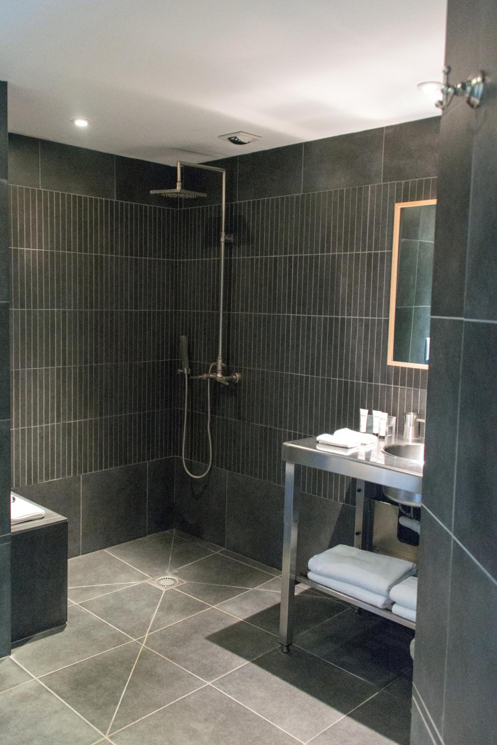 Standard Double Room with Shower photo 3