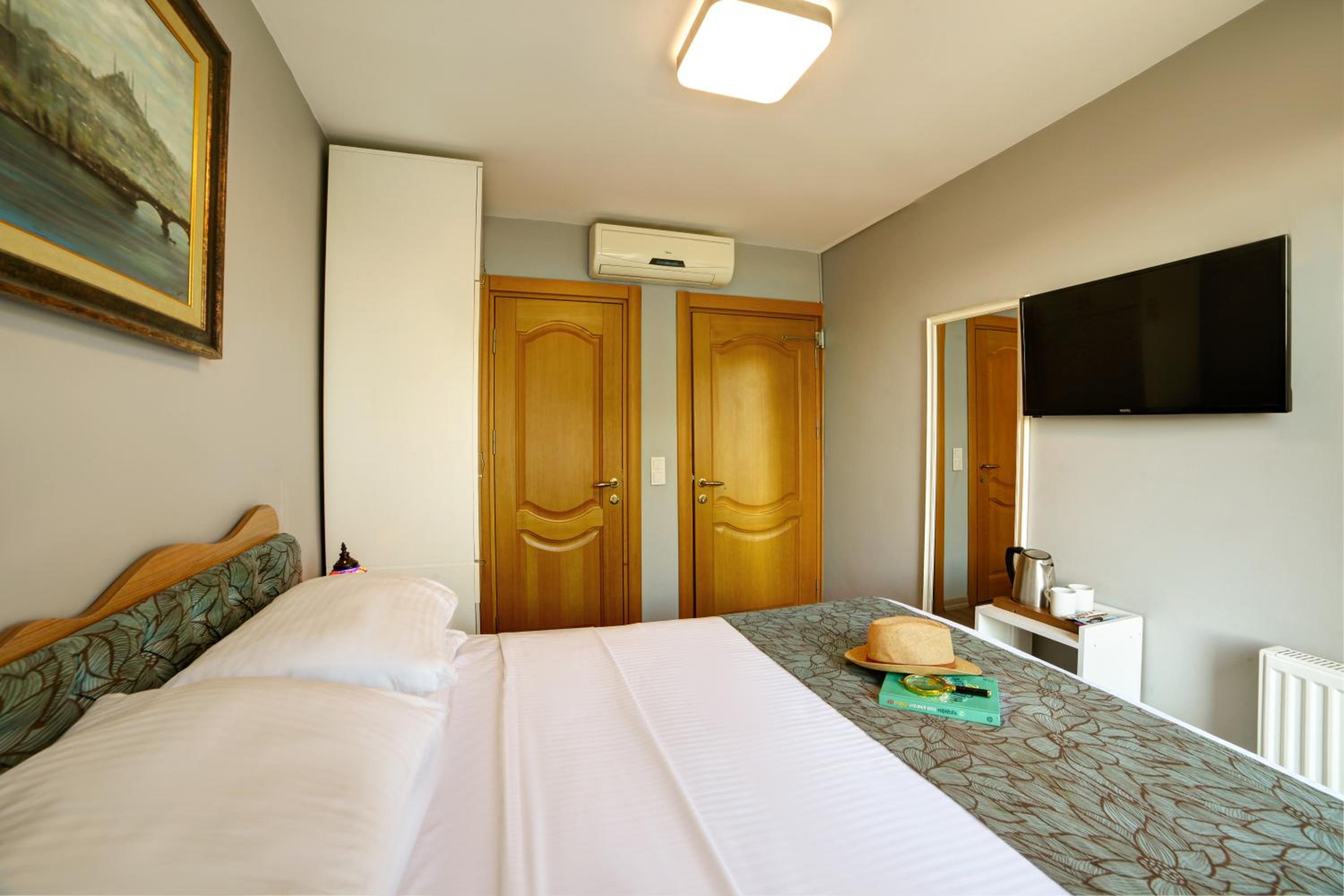 Double Room with Balcony photo 2