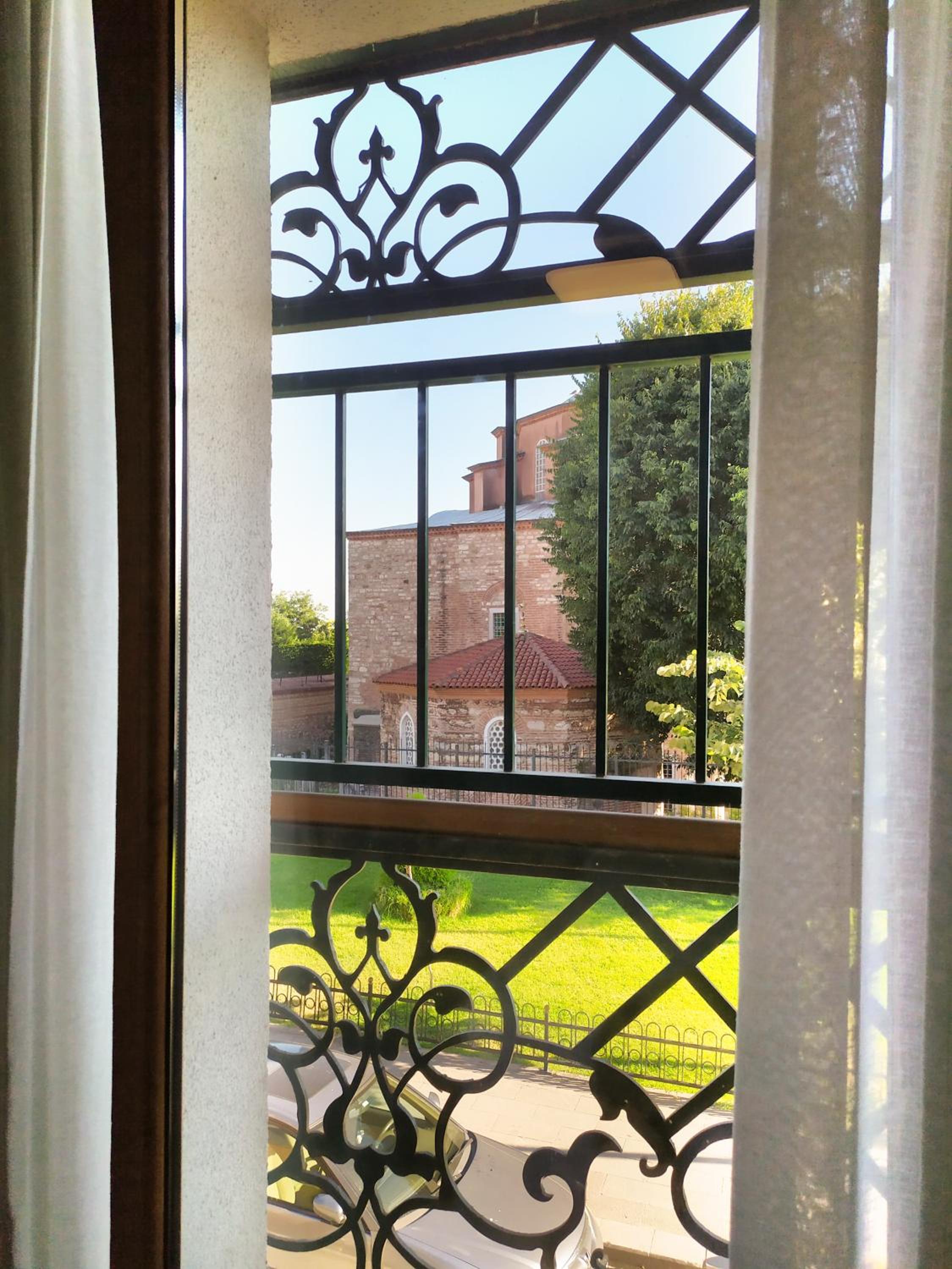 Deluxe Double or Twin Room with Garden View photo 3
