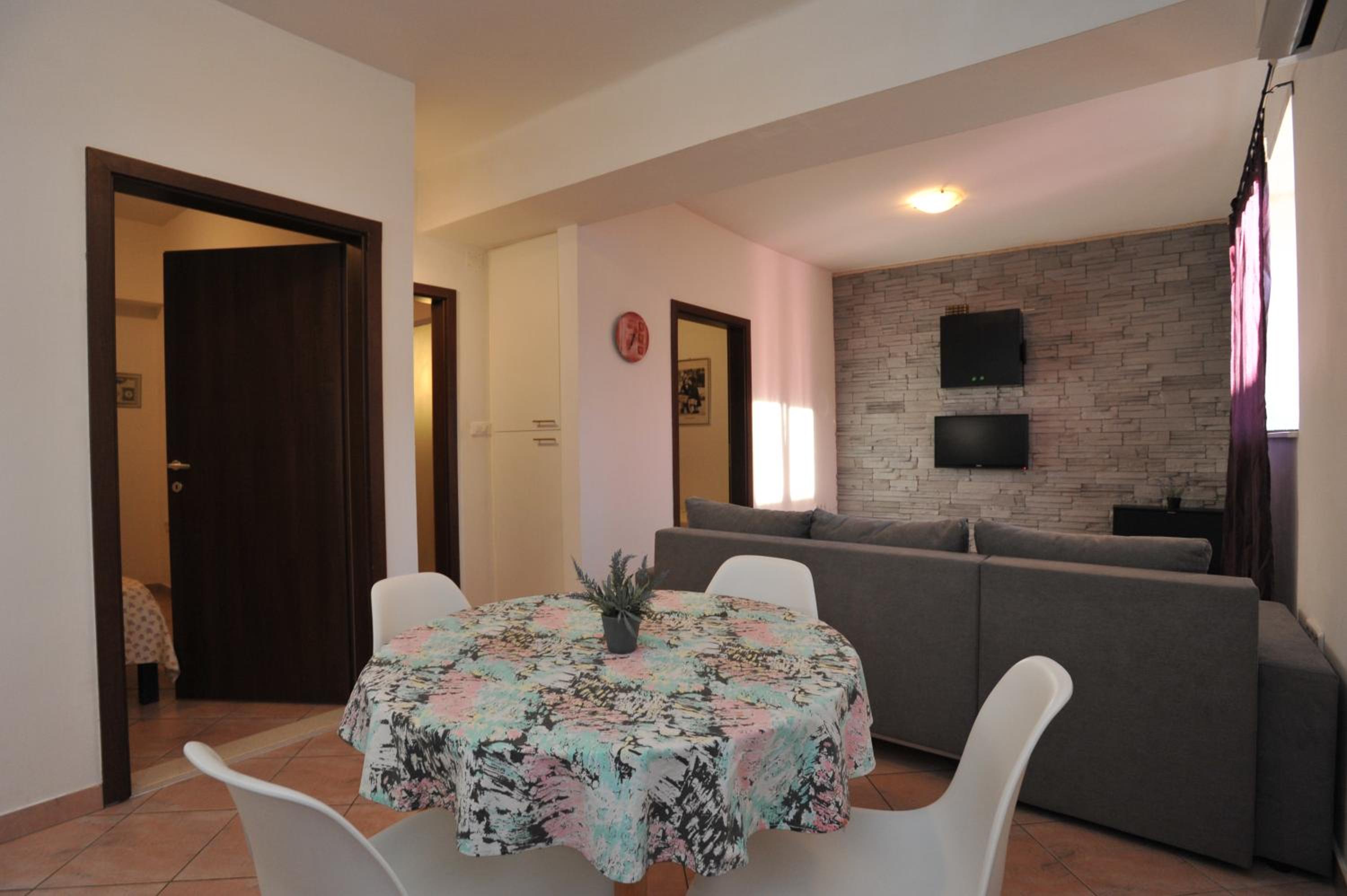 Two-Bedroom Apartment - Photo 17