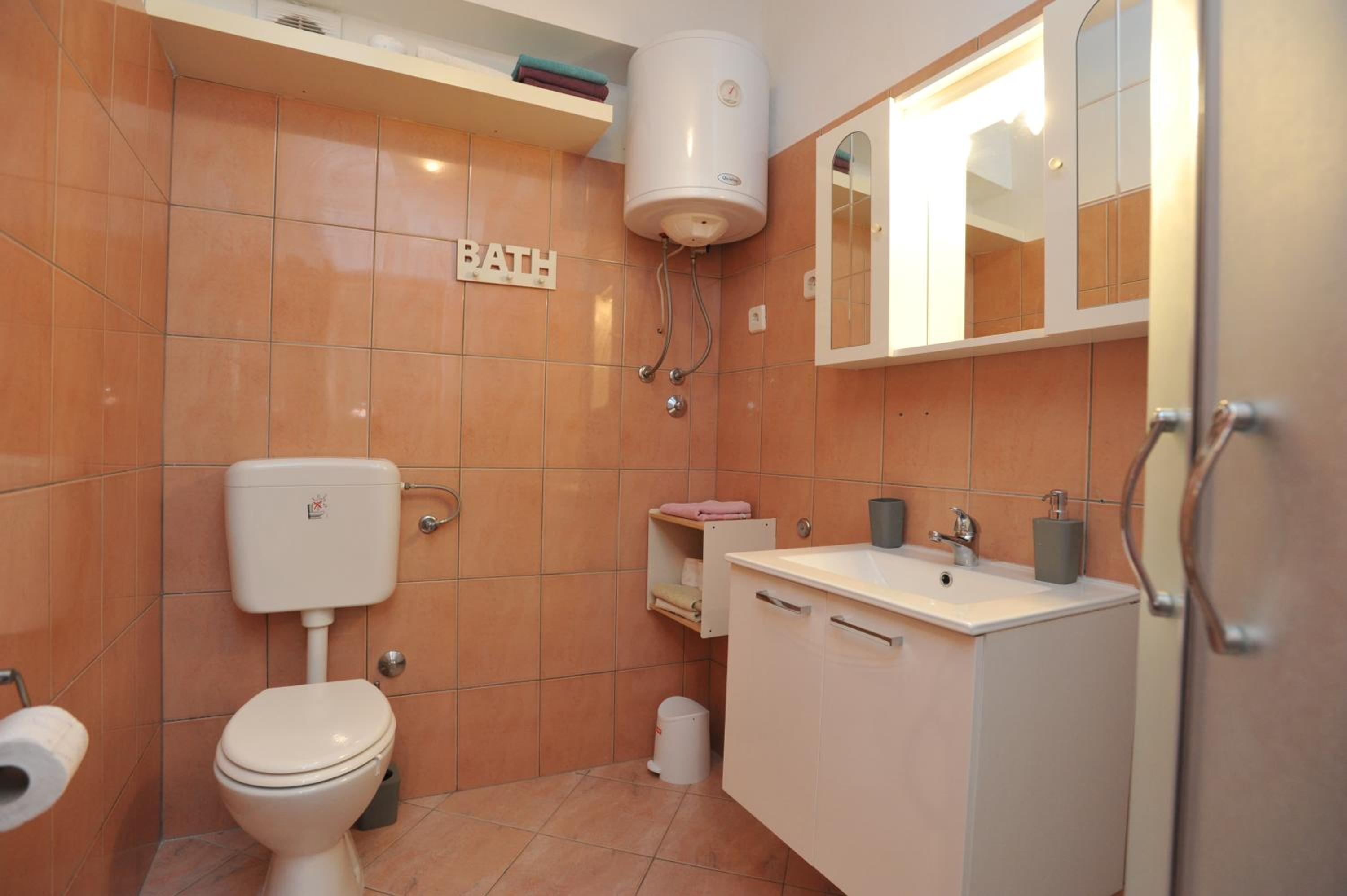 Two-Bedroom Apartment - Photo 3