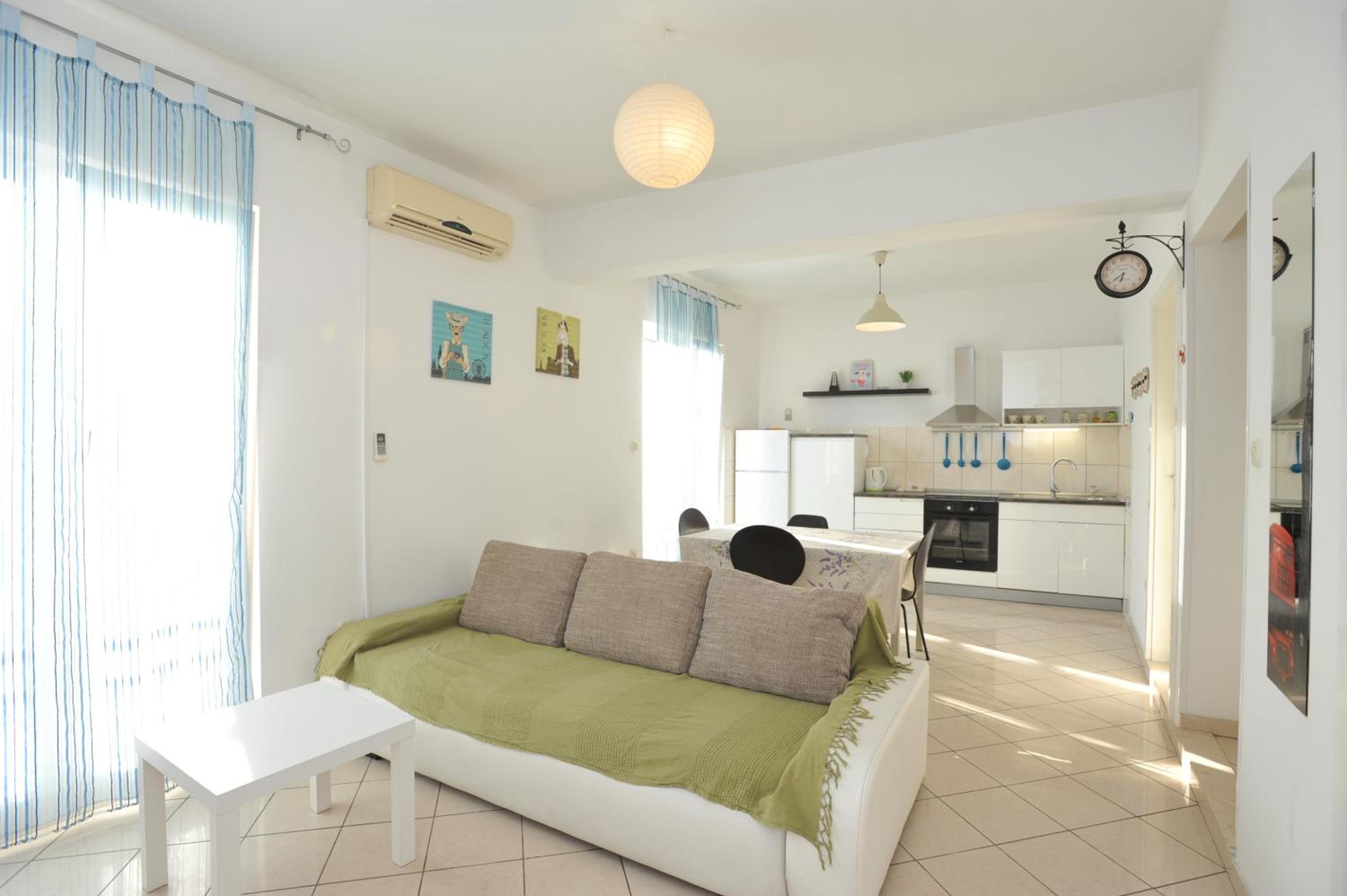 Apartment - Photo 2