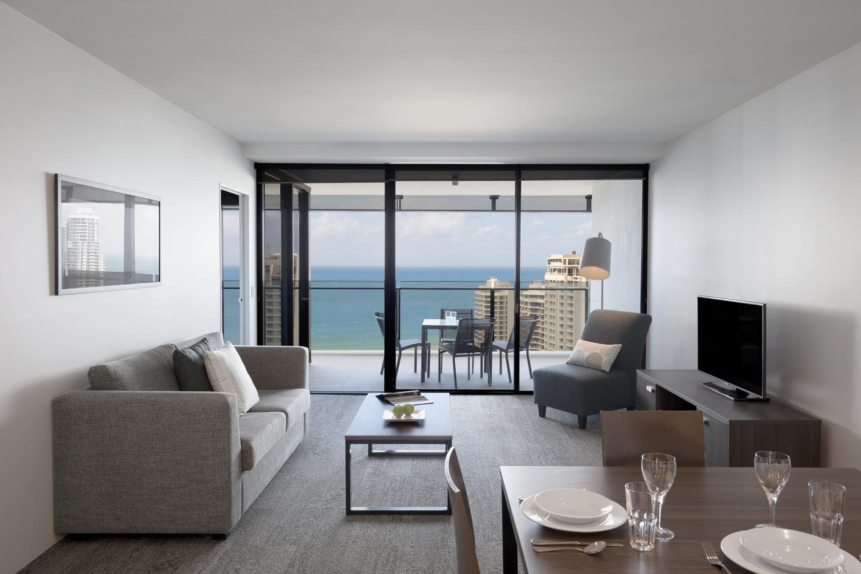 One-Bedroom Apartment With Ocean View And Spa Bath - Photo 1