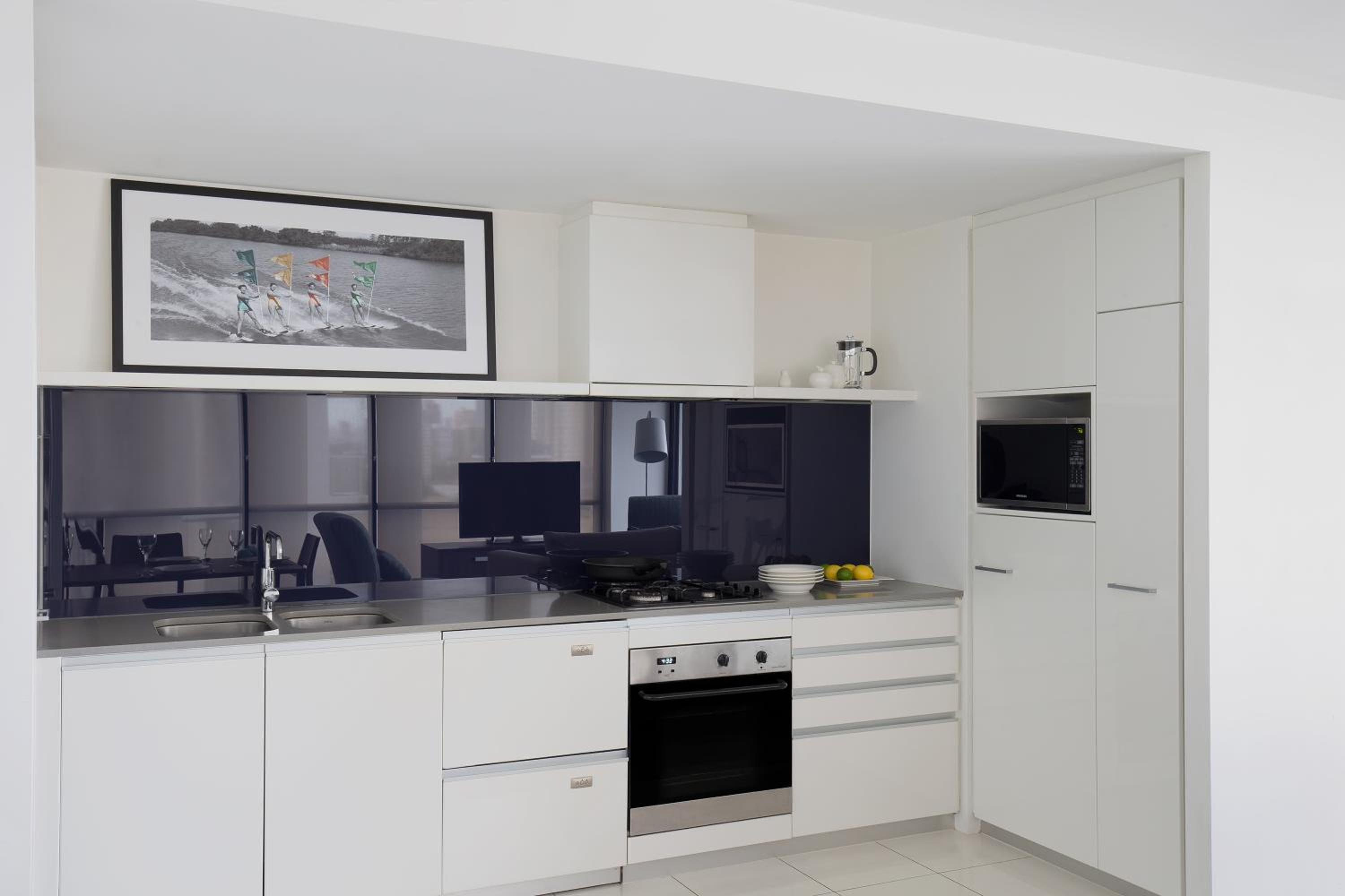 Two-Bedroom Apartment With Spa Bath - Photo 5