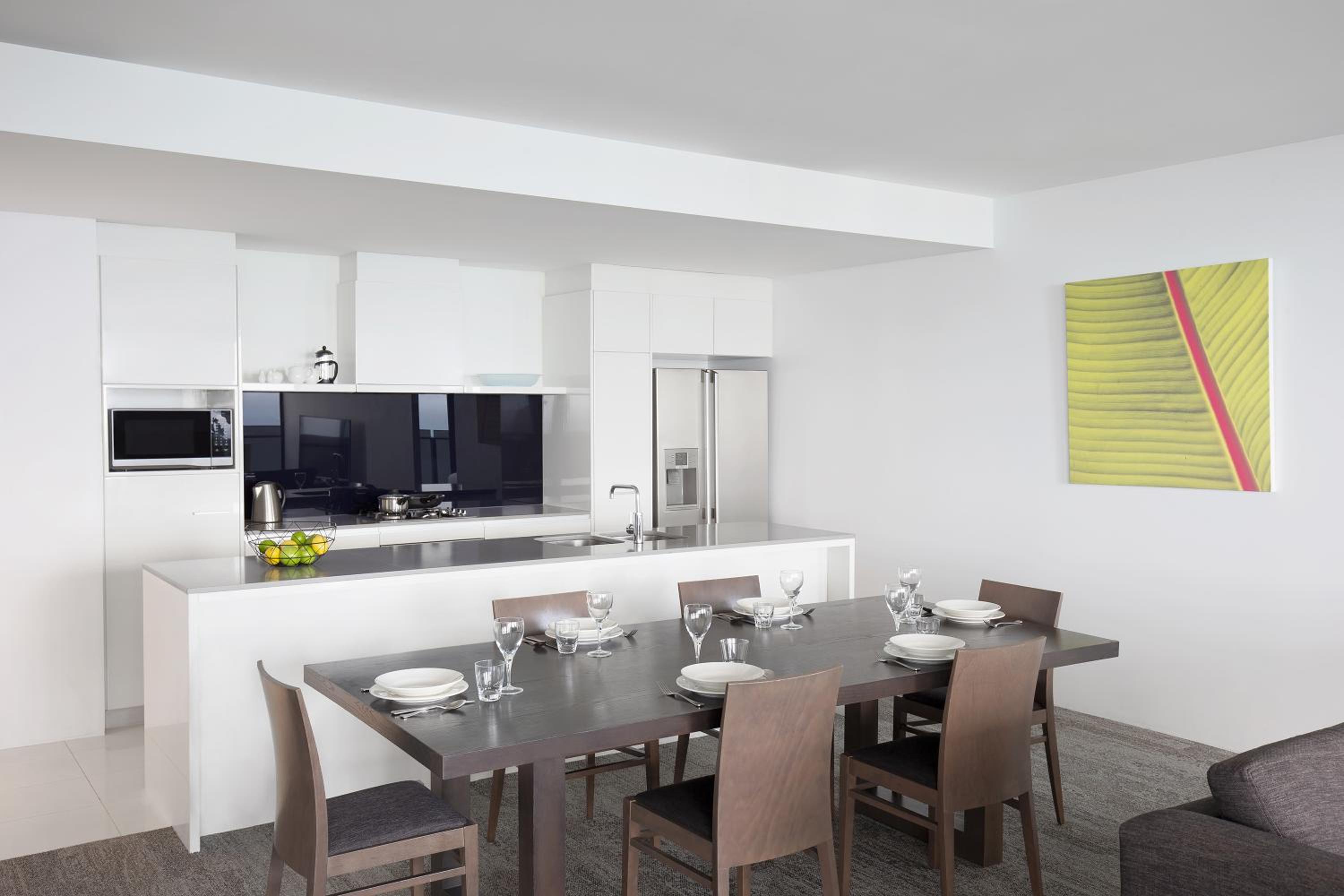 Three-Bedroom Apartment With Spa Bath - Photo 9