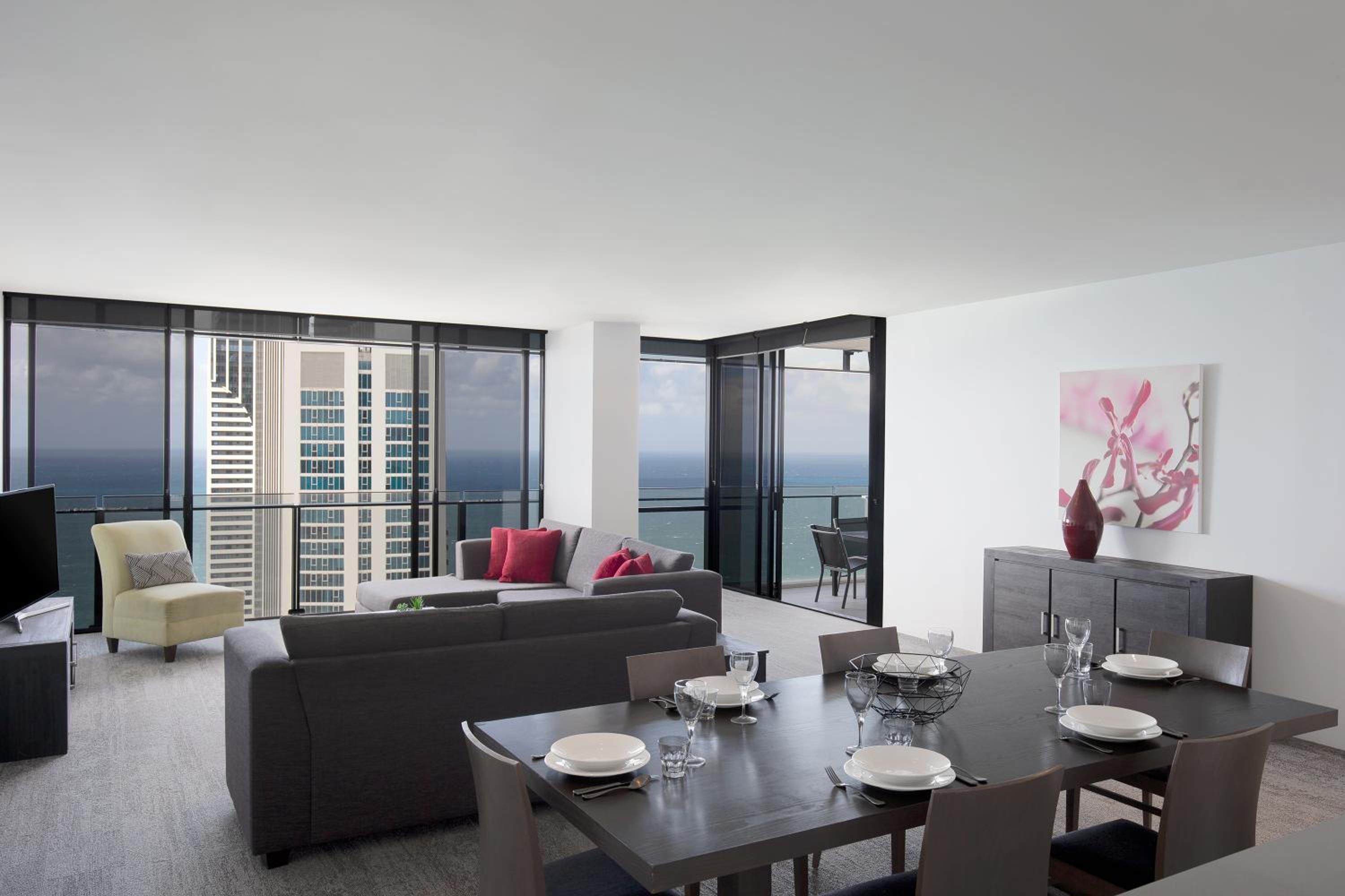 Three-Bedroom Apartment With Spa Bath - Photo 1