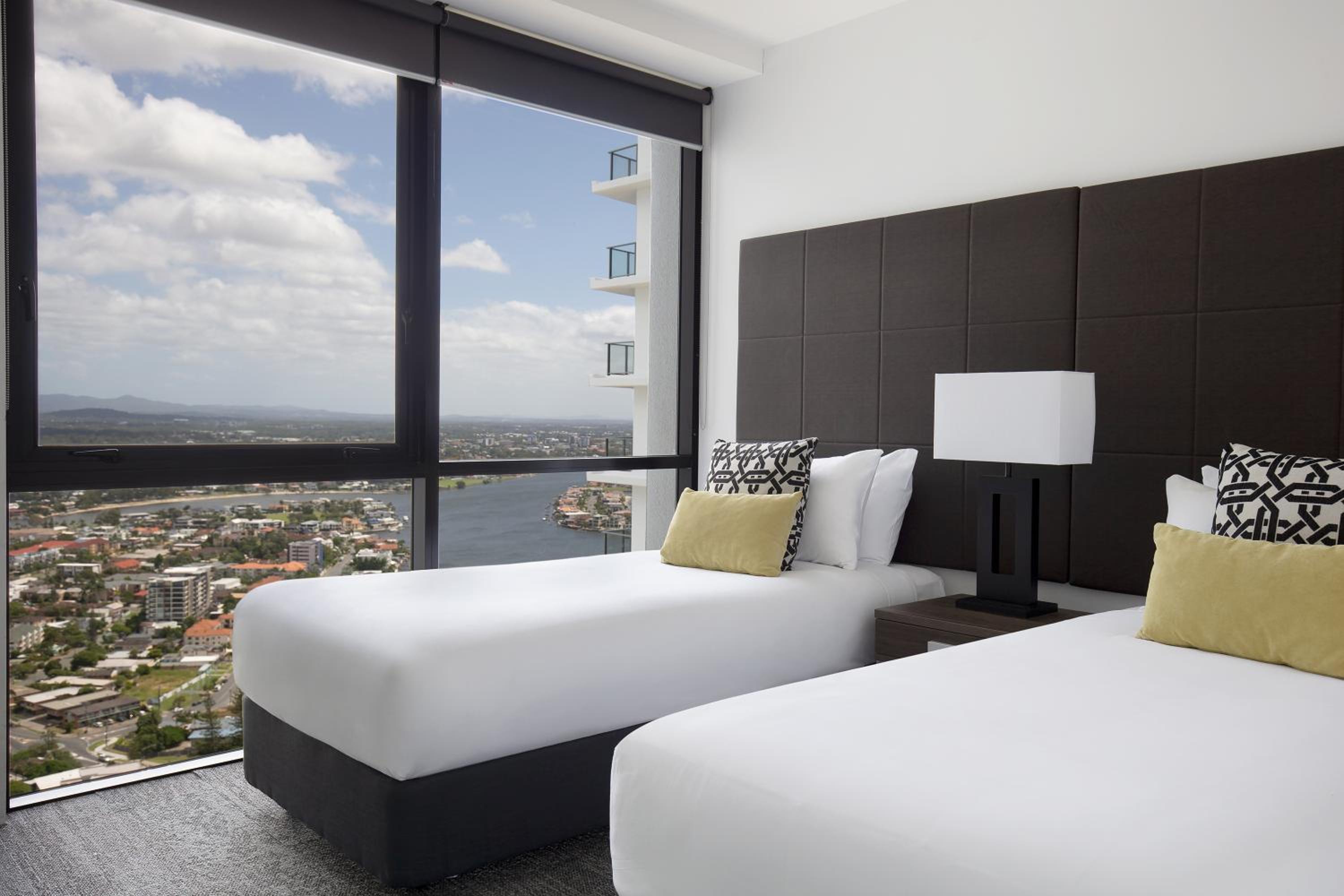 Two-Bedroom Apartment With Ocean View And Spa Bath - Photo 12