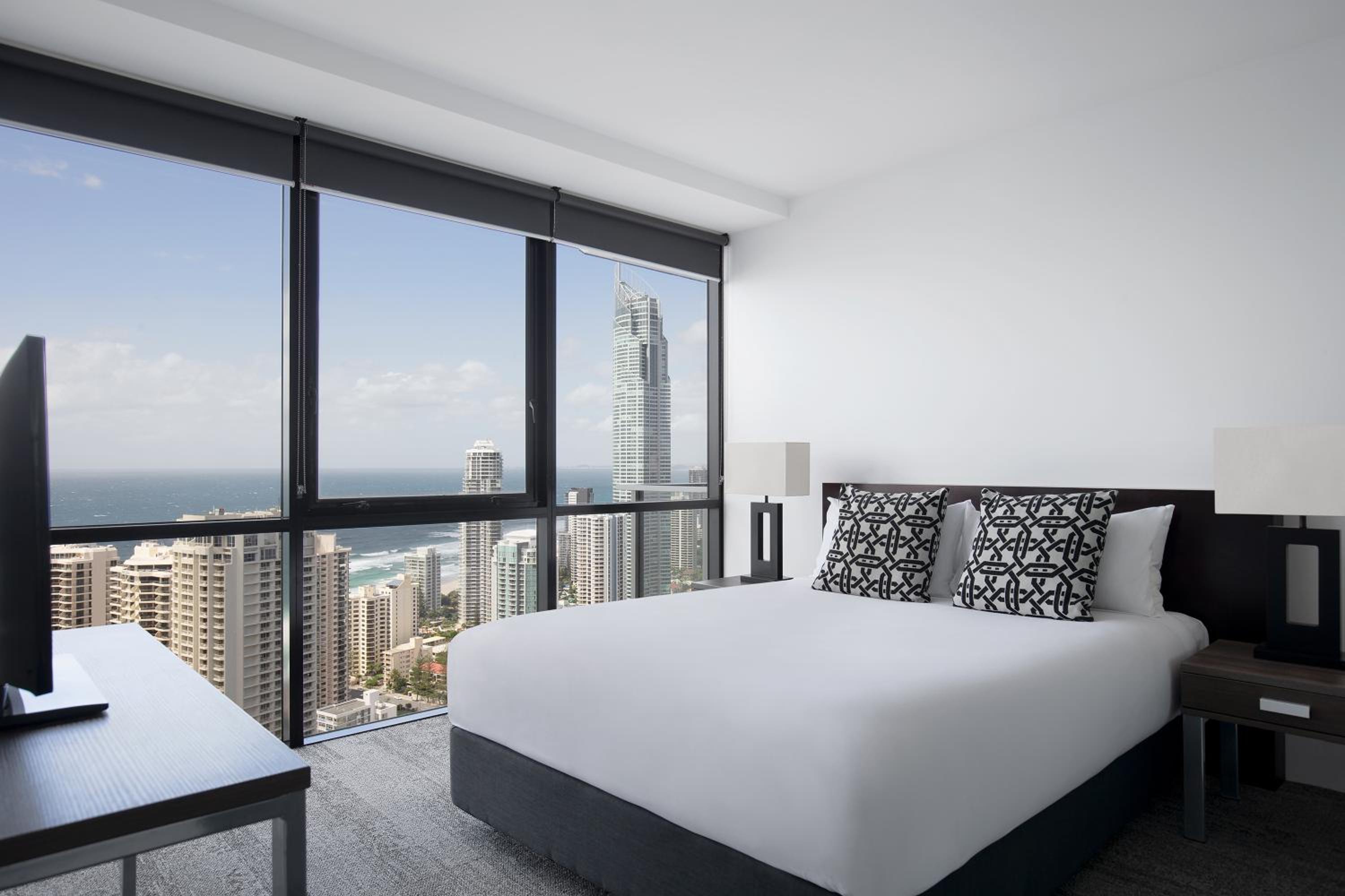 Two-Bedroom Apartment With Ocean View And Spa Bath - Photo 10