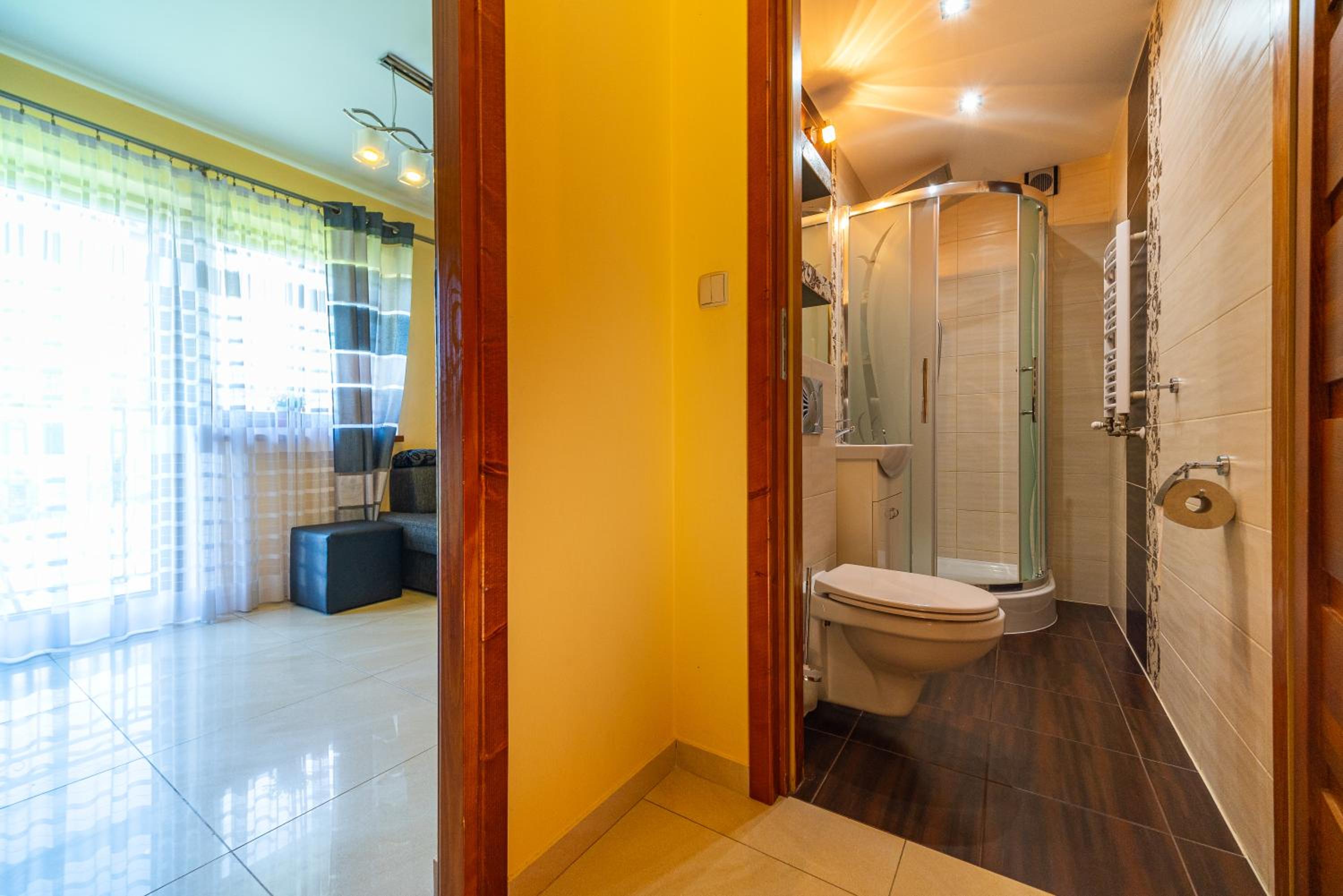 Deluxe Suite 1 - Photo 2