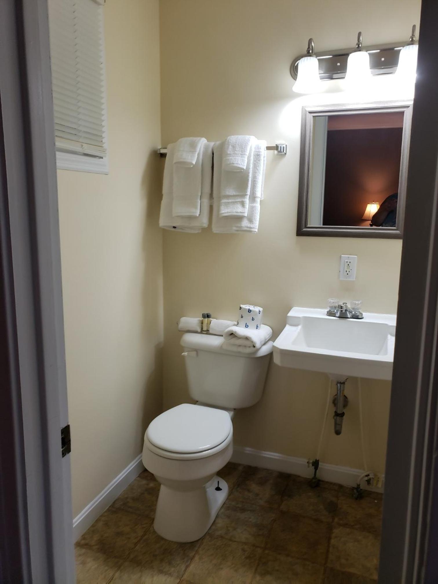 Queen Room photo 3