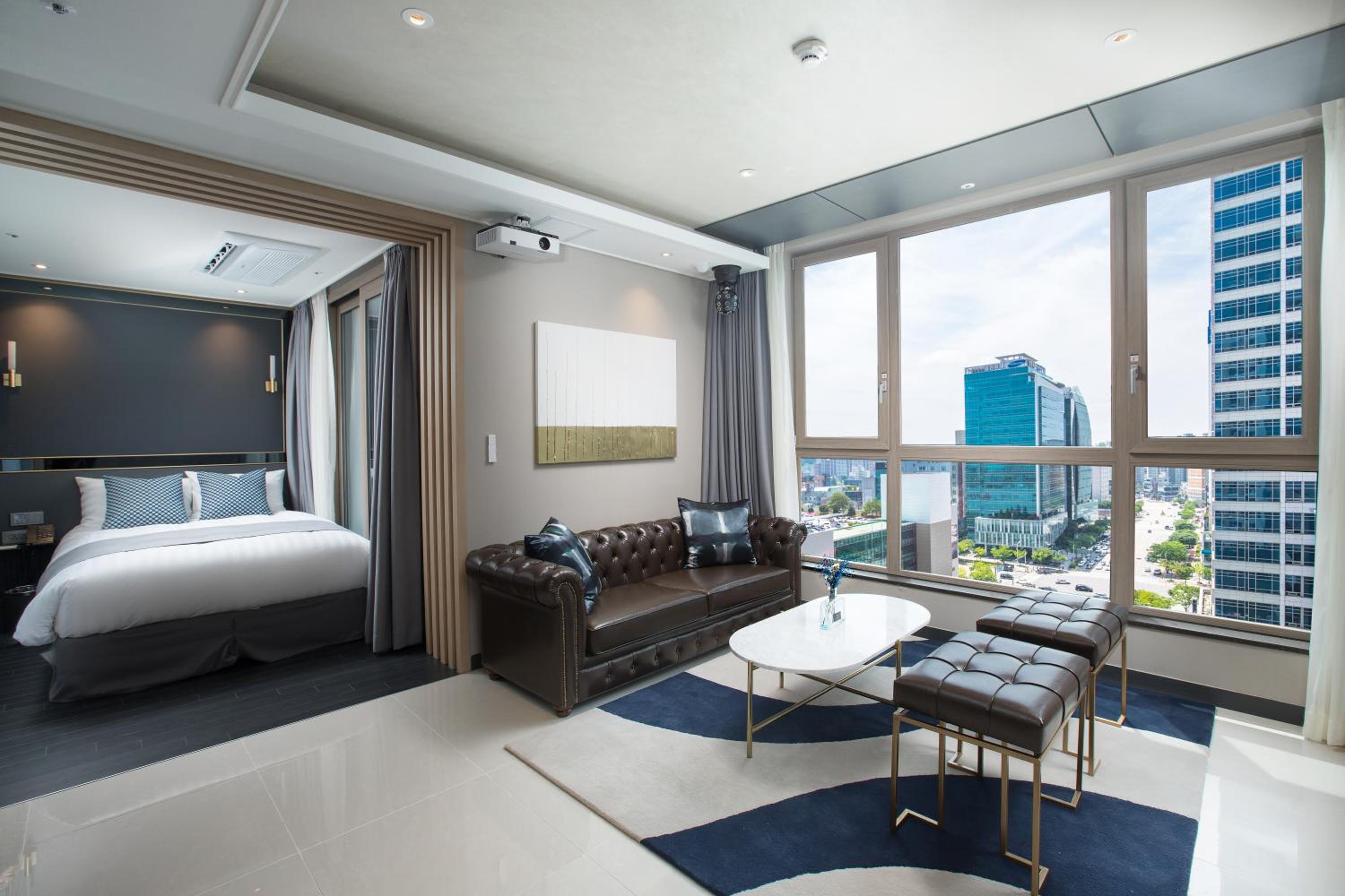 Suite Party Room (Mini-bar excluded)