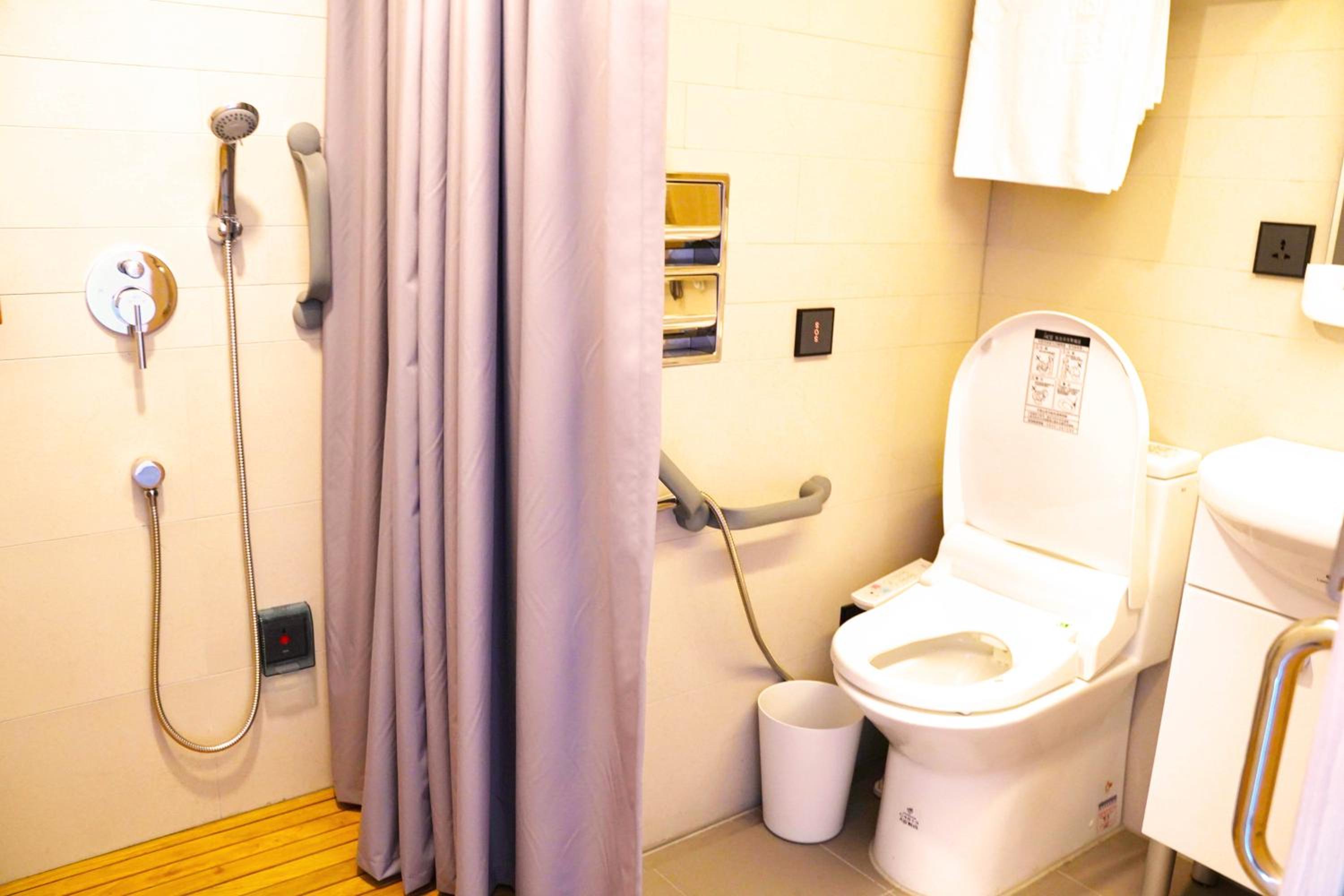 Standard Double Room - Photo 7