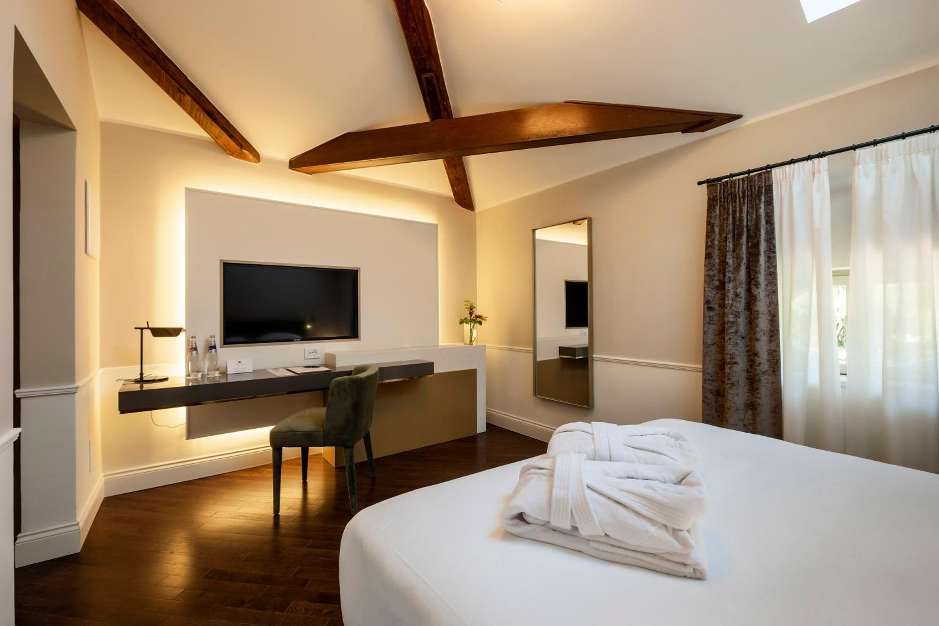 Standard Double Room - Photo 1