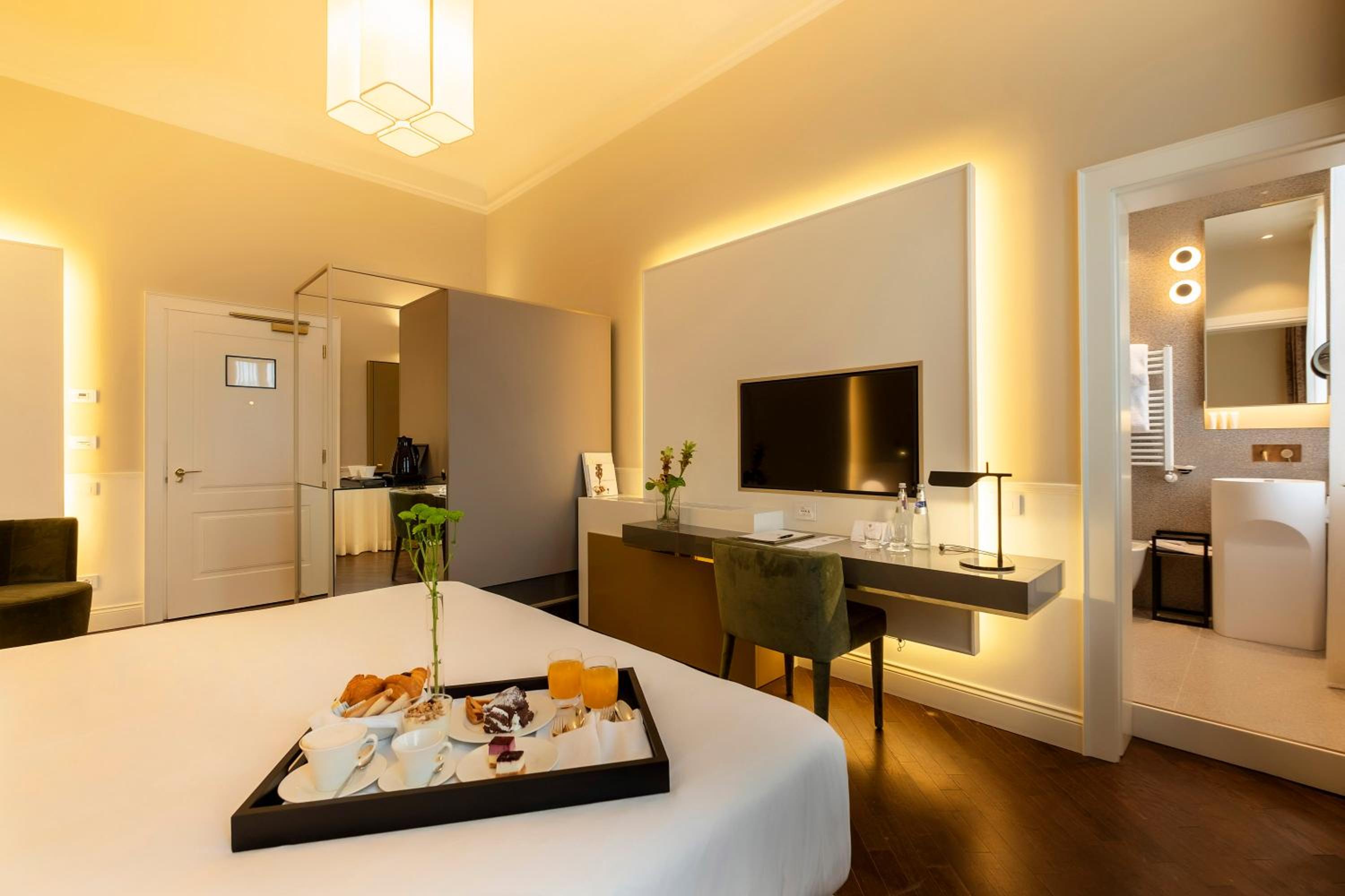 Deluxe Room - Photo 1