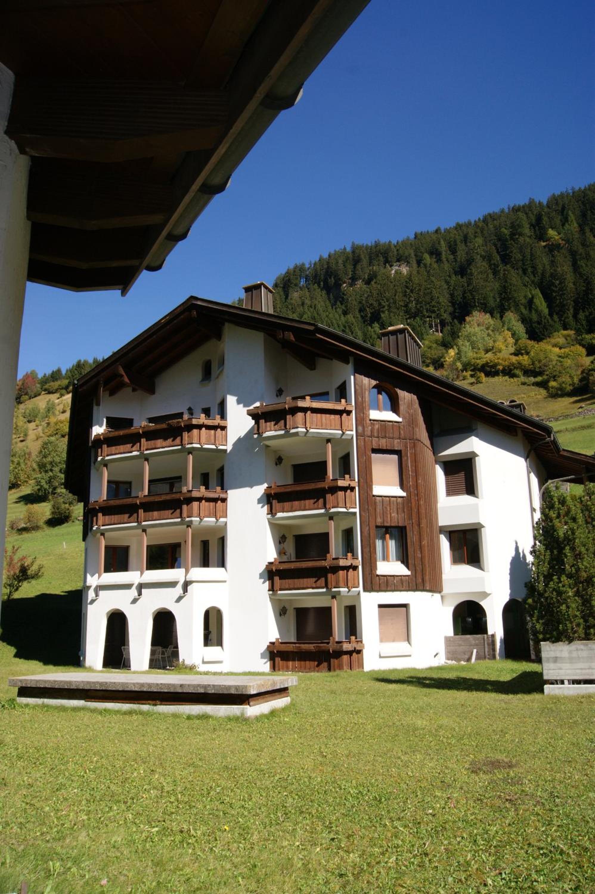 One-Bedroom Apartment with Balcony photo 2