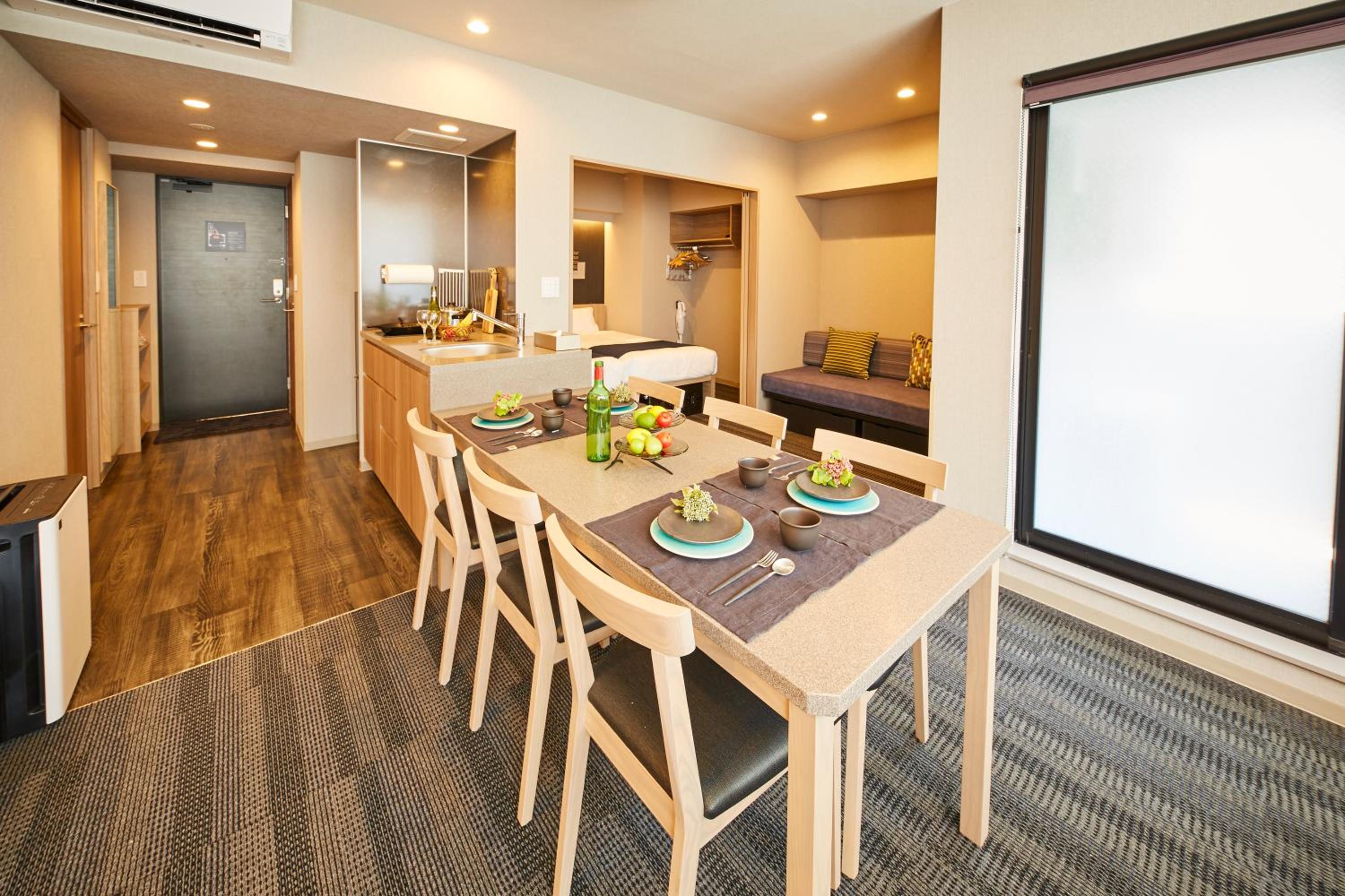 Grand Family Room with Washing Machine photo 3
