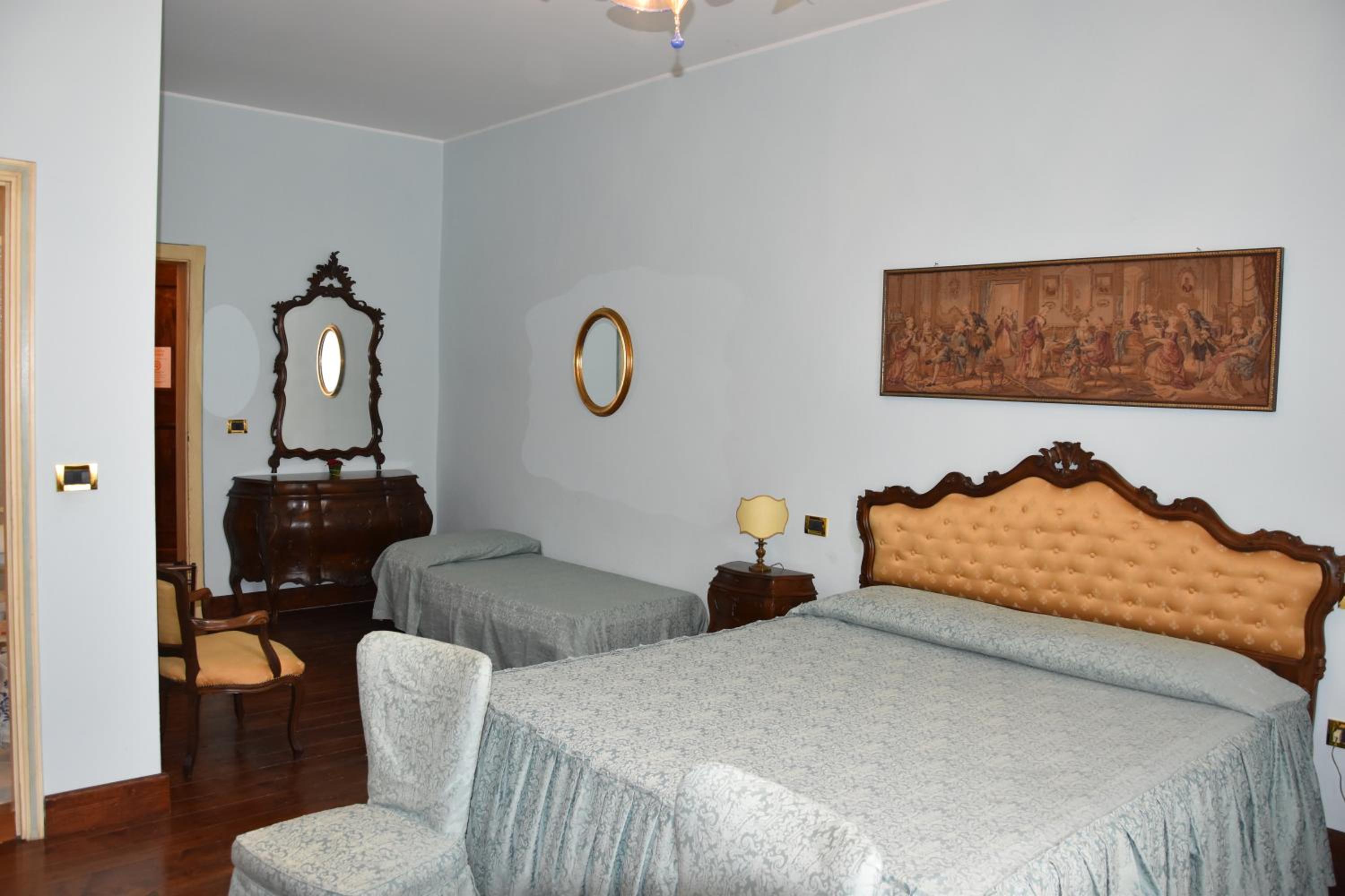 Family Room photo 2