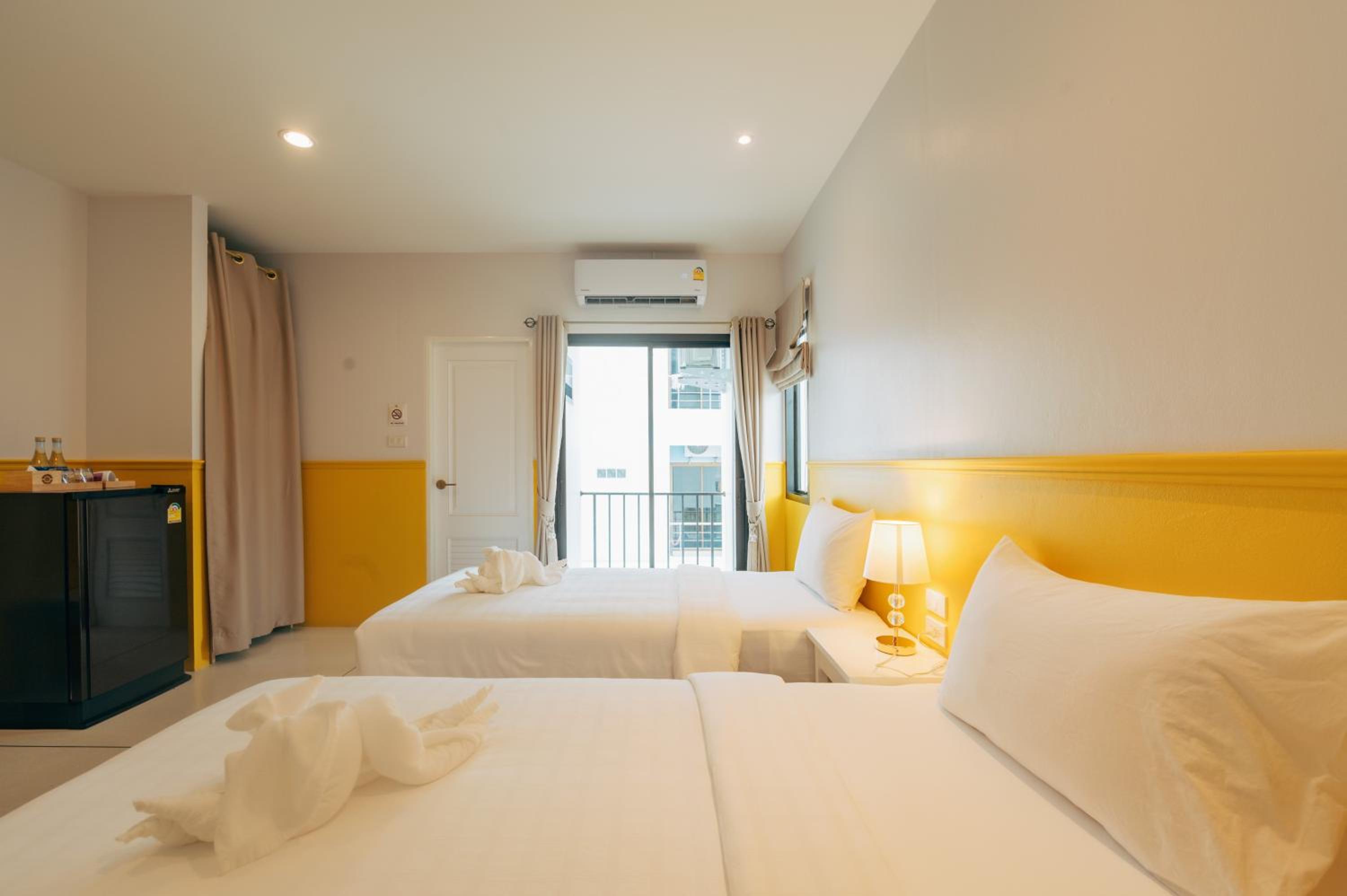 Deluxe Twin Room - Photo 2