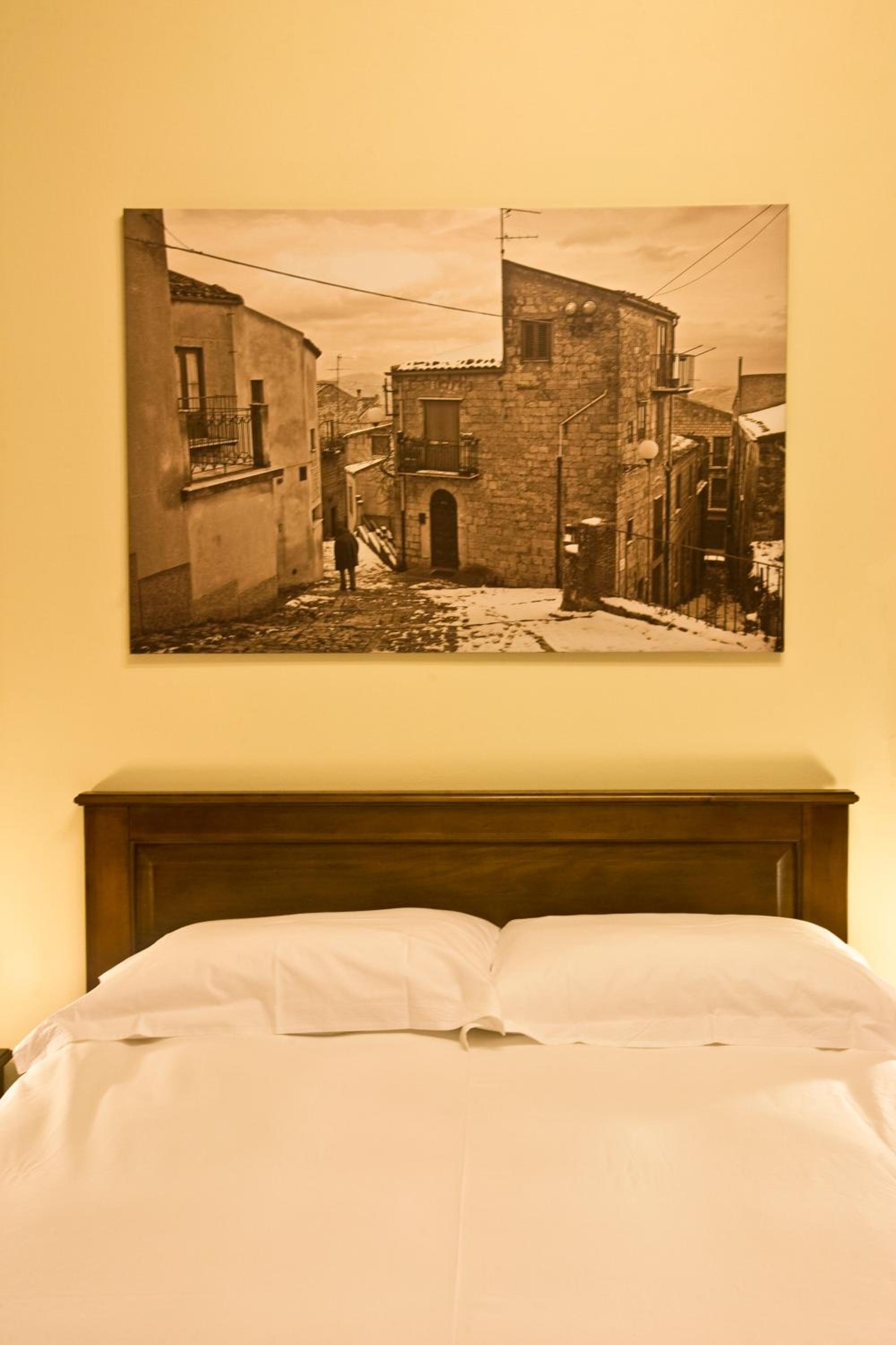 Double Room - Photo 2