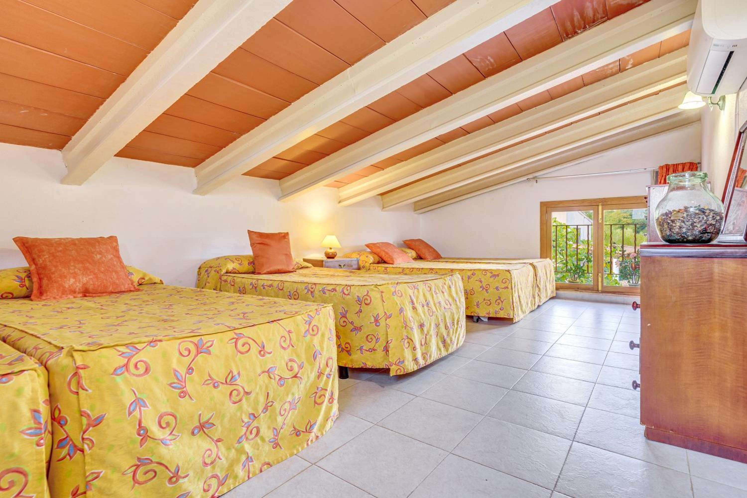 Villa photo 3
