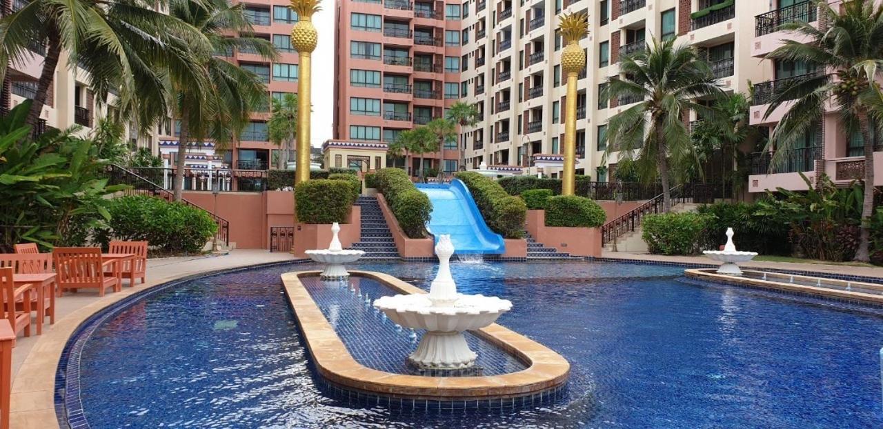 Studio with Pool View - Photo 6