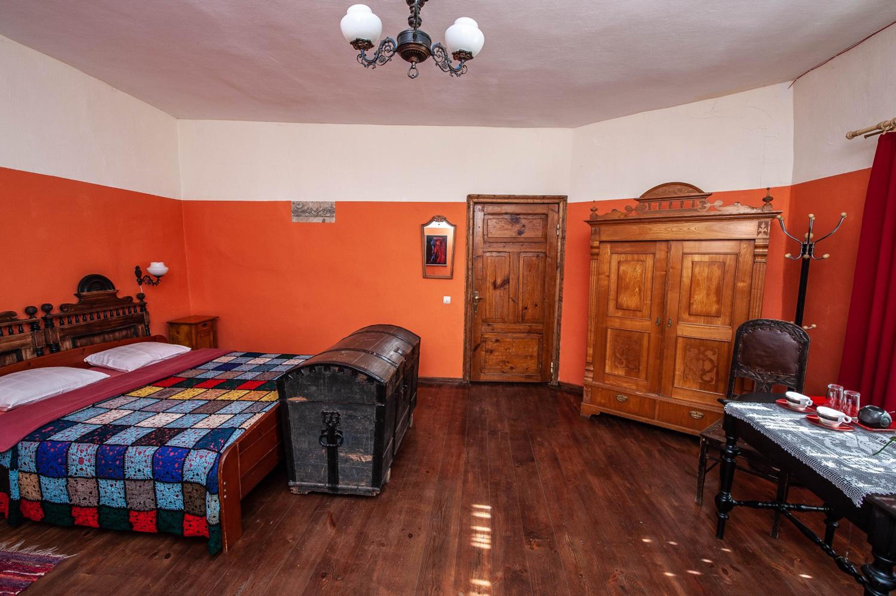Double Room with Bath photo 3