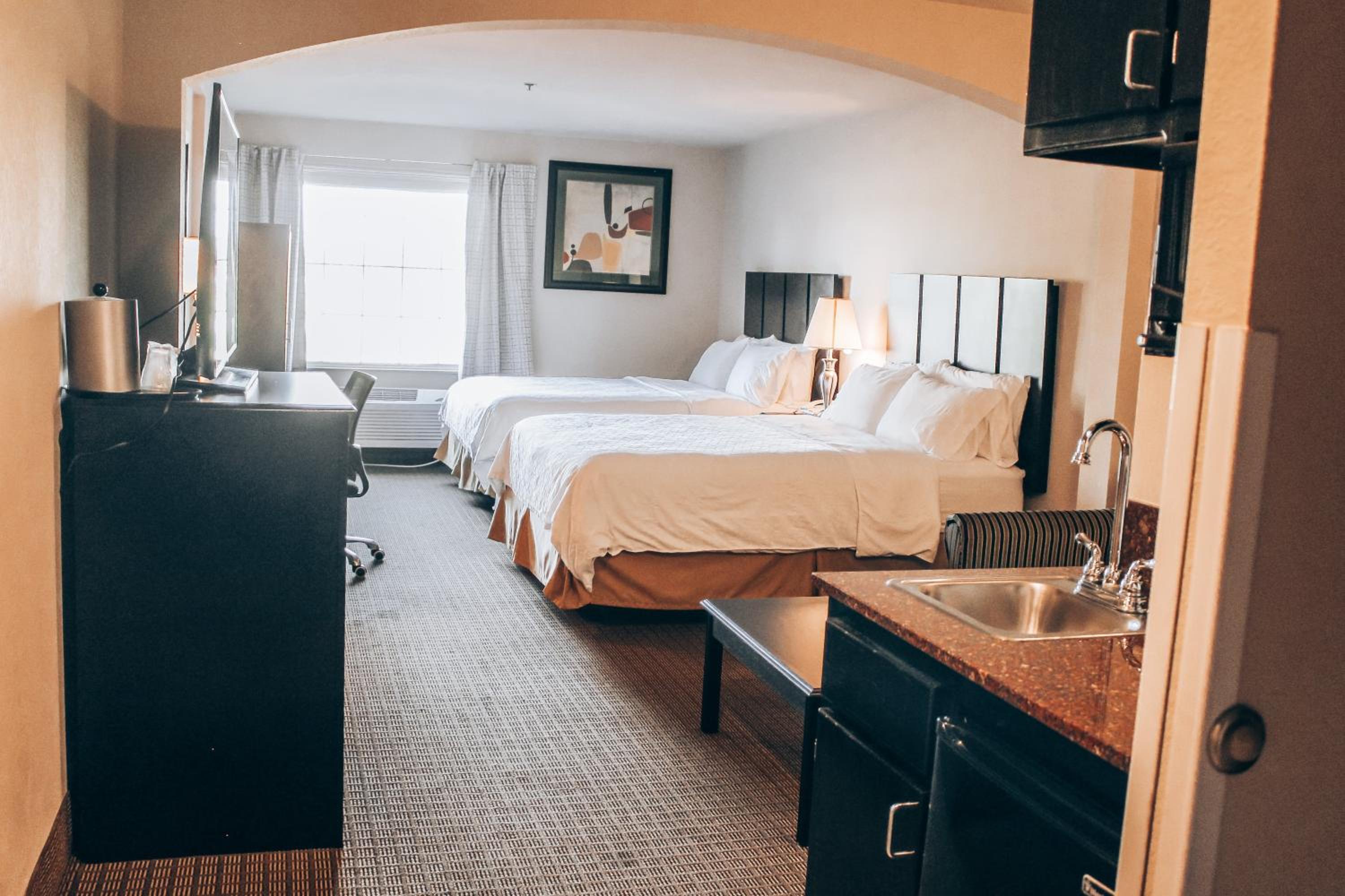 Suite with Two Queen Beds - Photo 2
