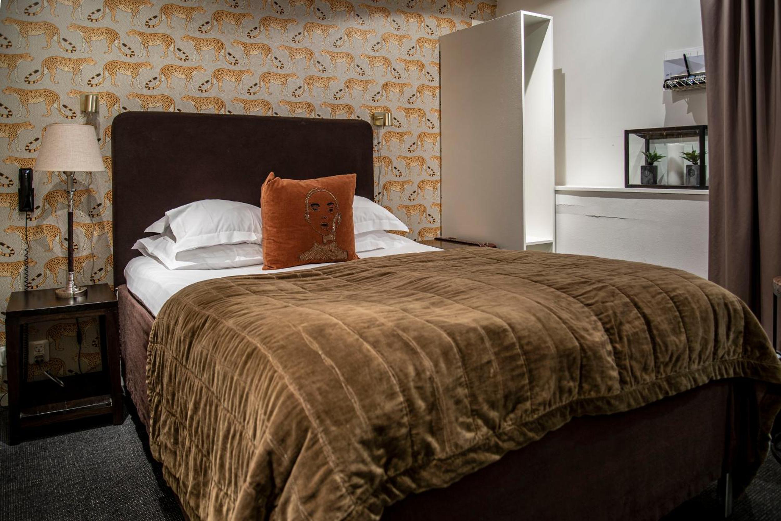 Double Room - Photo 10