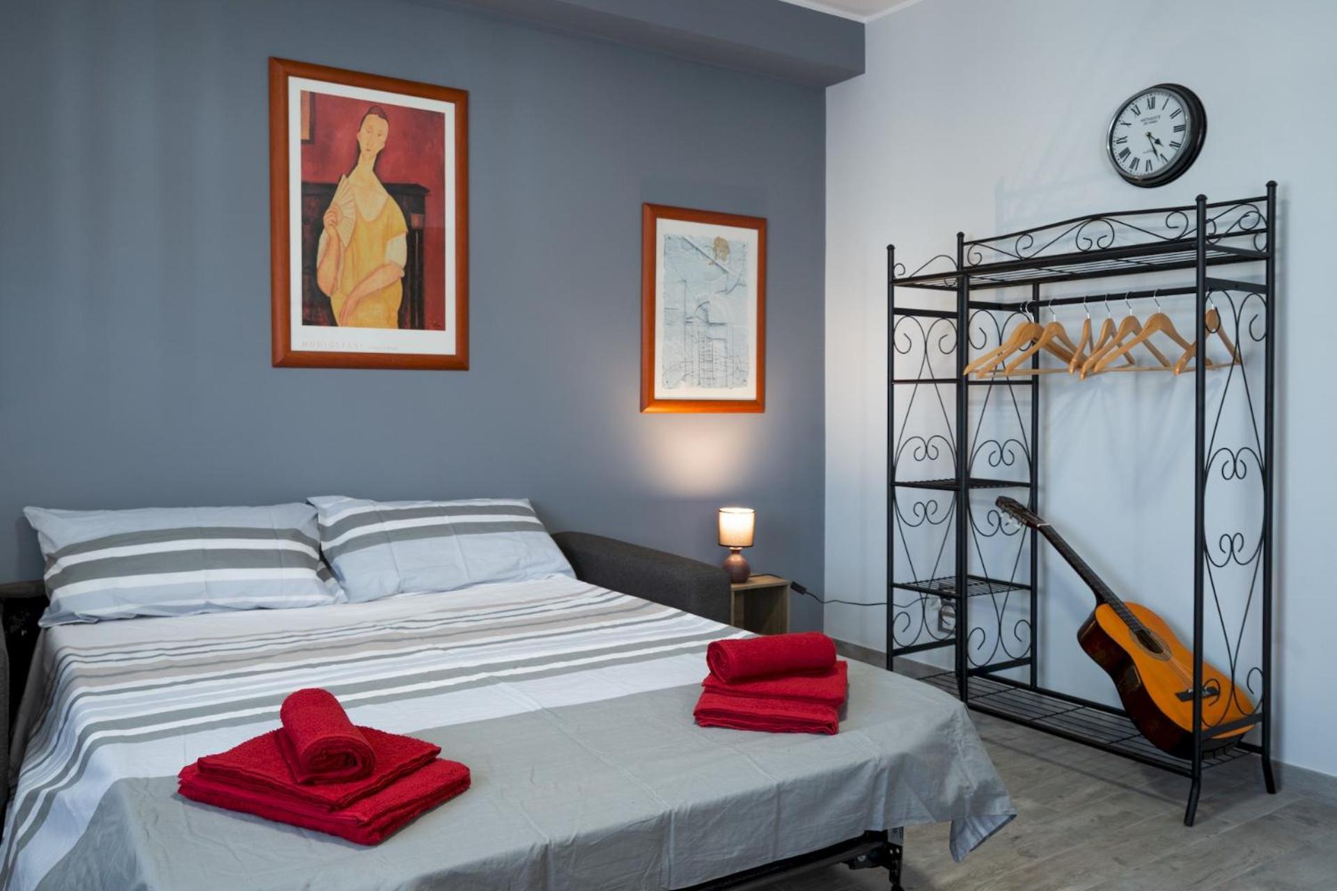 One-Bedroom Apartment - Photo 15