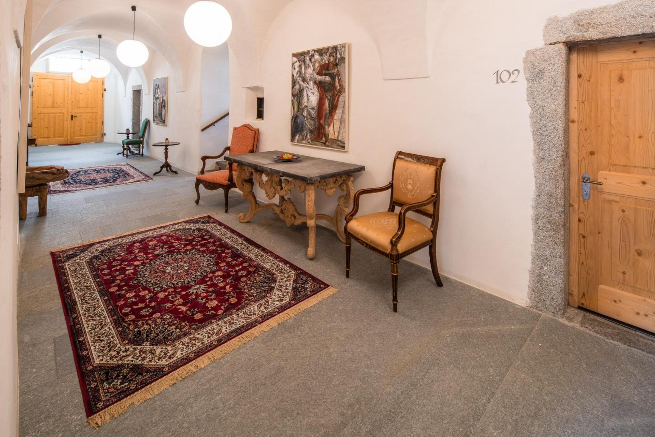 Studio Apartment - Photo 3