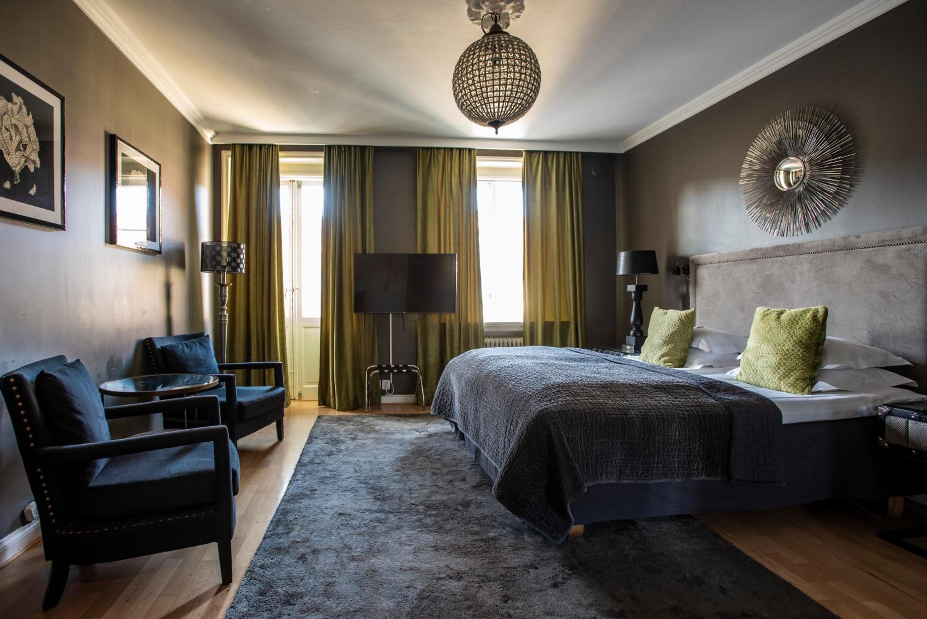 Premium Room with Balcony - Photo 1