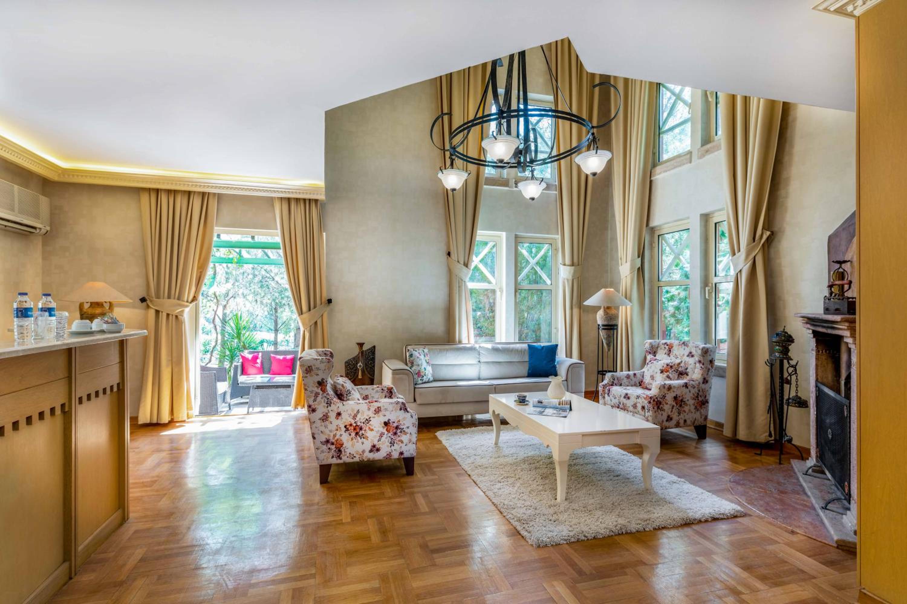 Villa photo 2