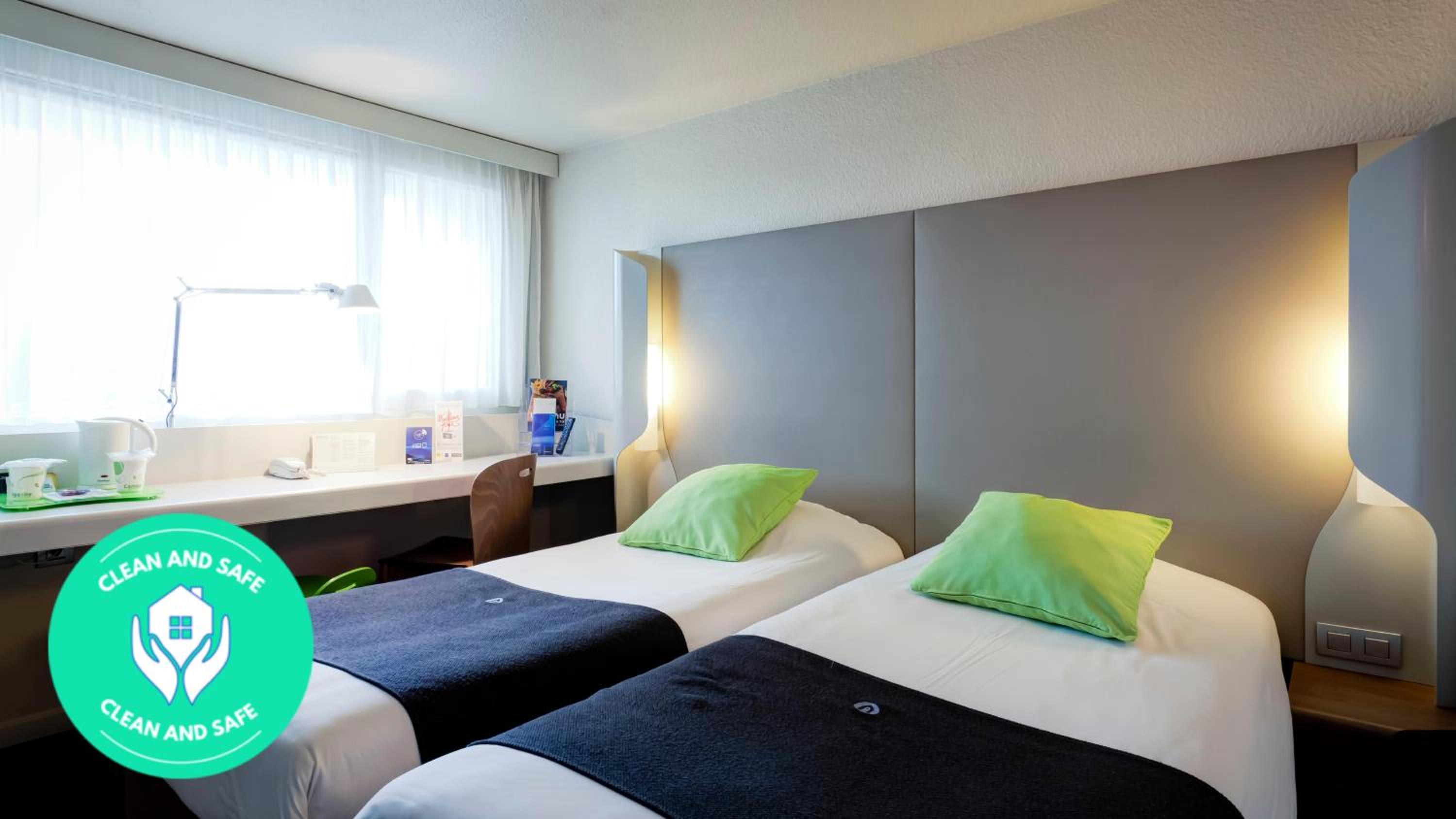 Twin Room - Photo 3