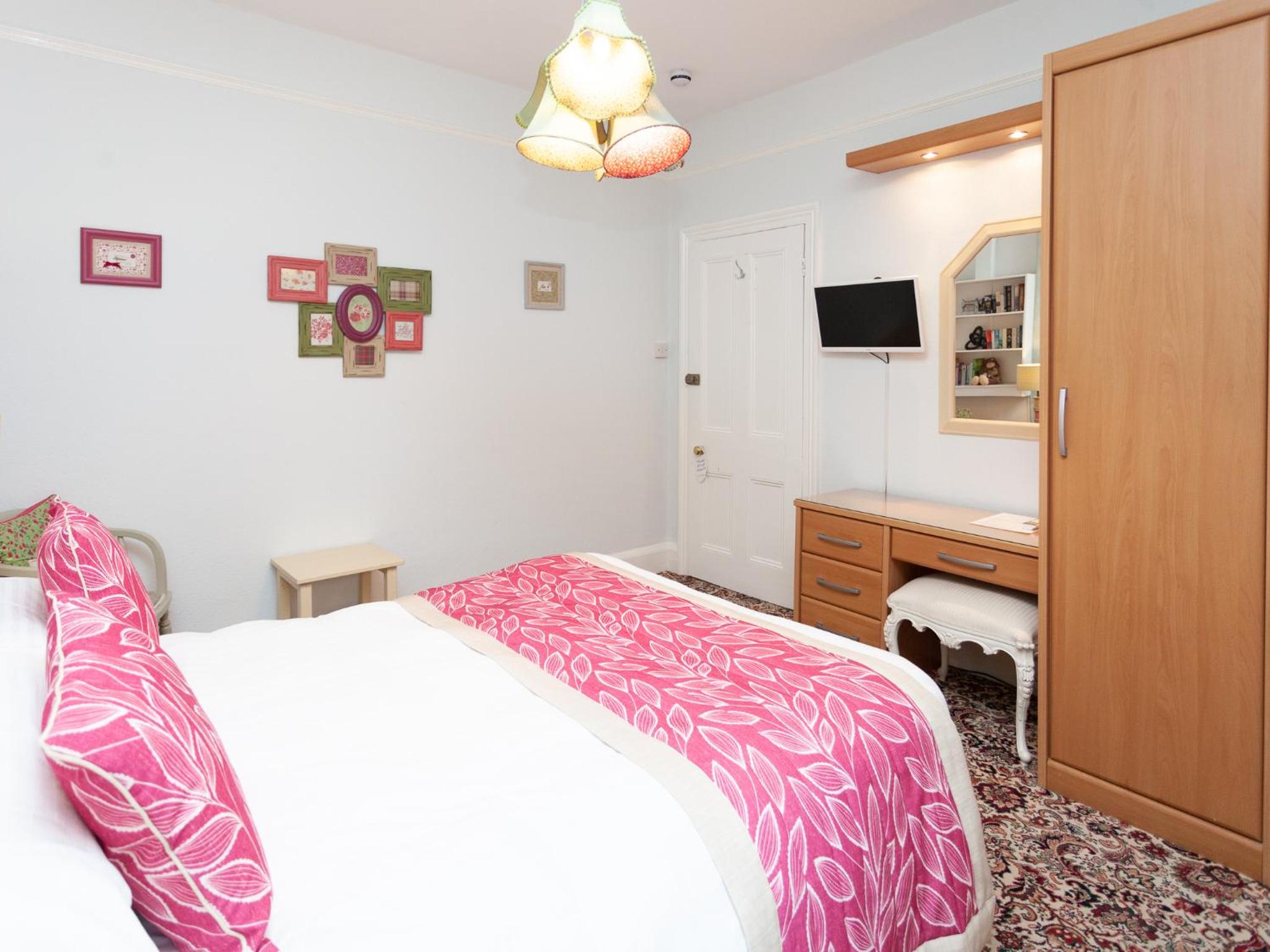 Double Room with Private Bathroom photo 2