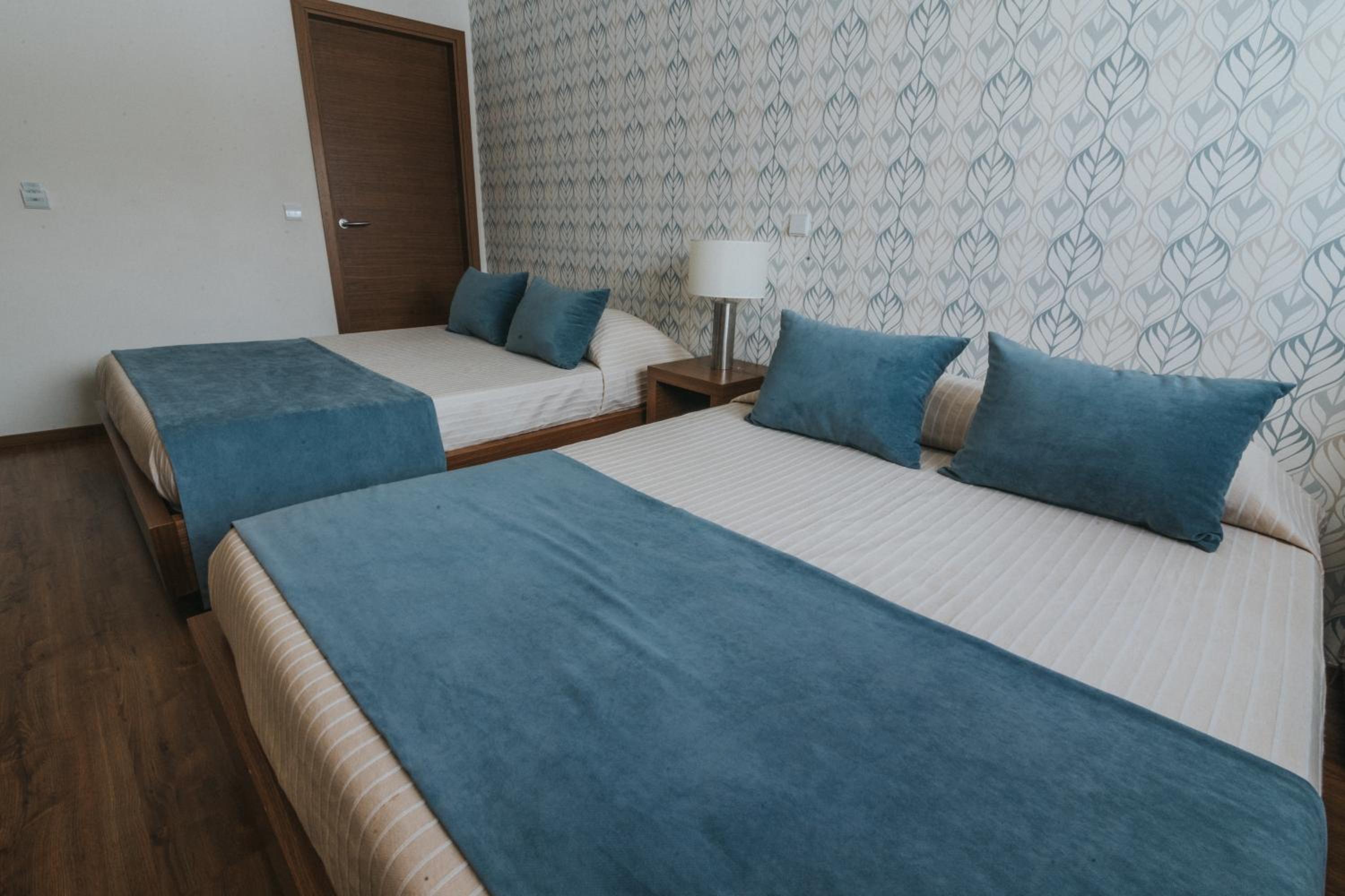 Family Room (4 Adults) - Photo 3