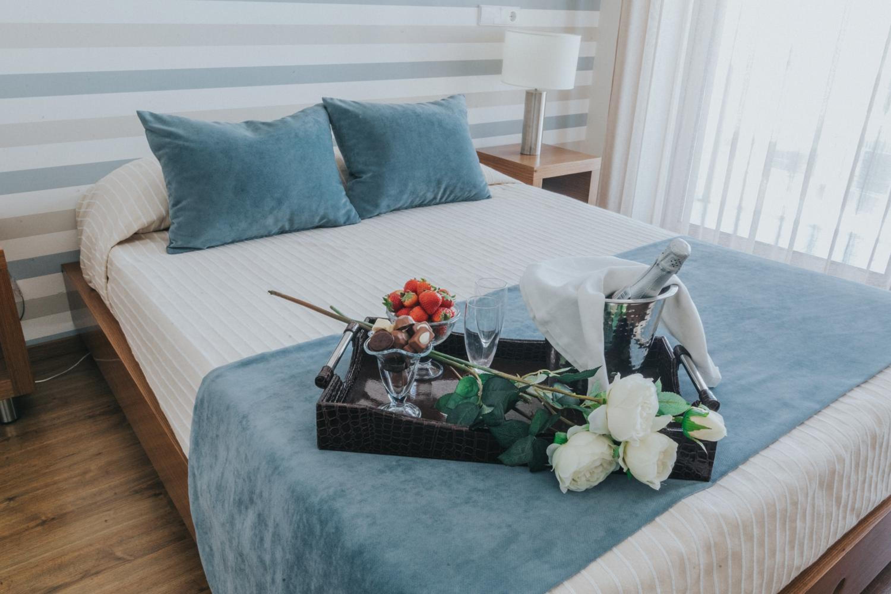 Double or Twin Room - Photo 4