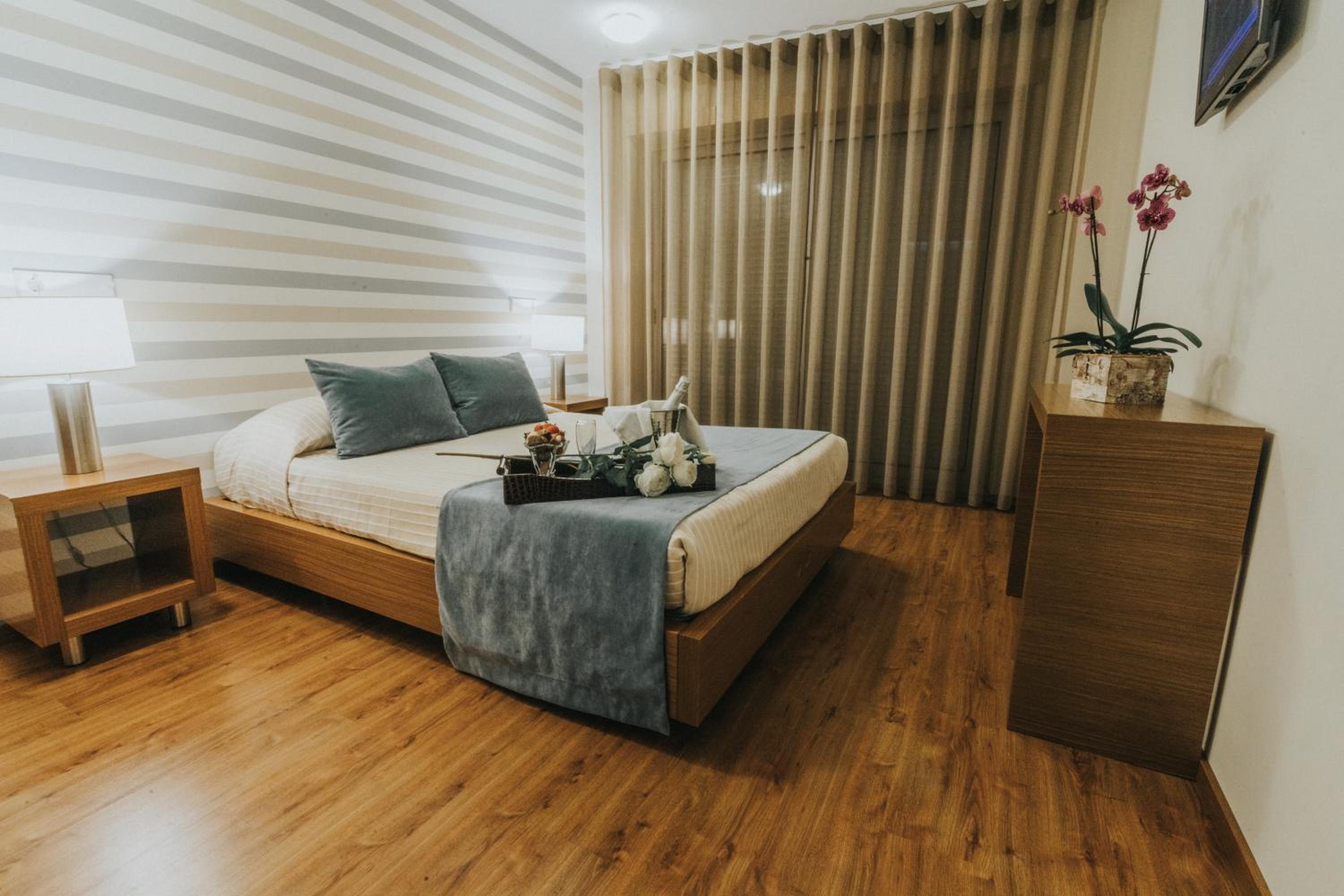Double or Twin Room - Photo 6