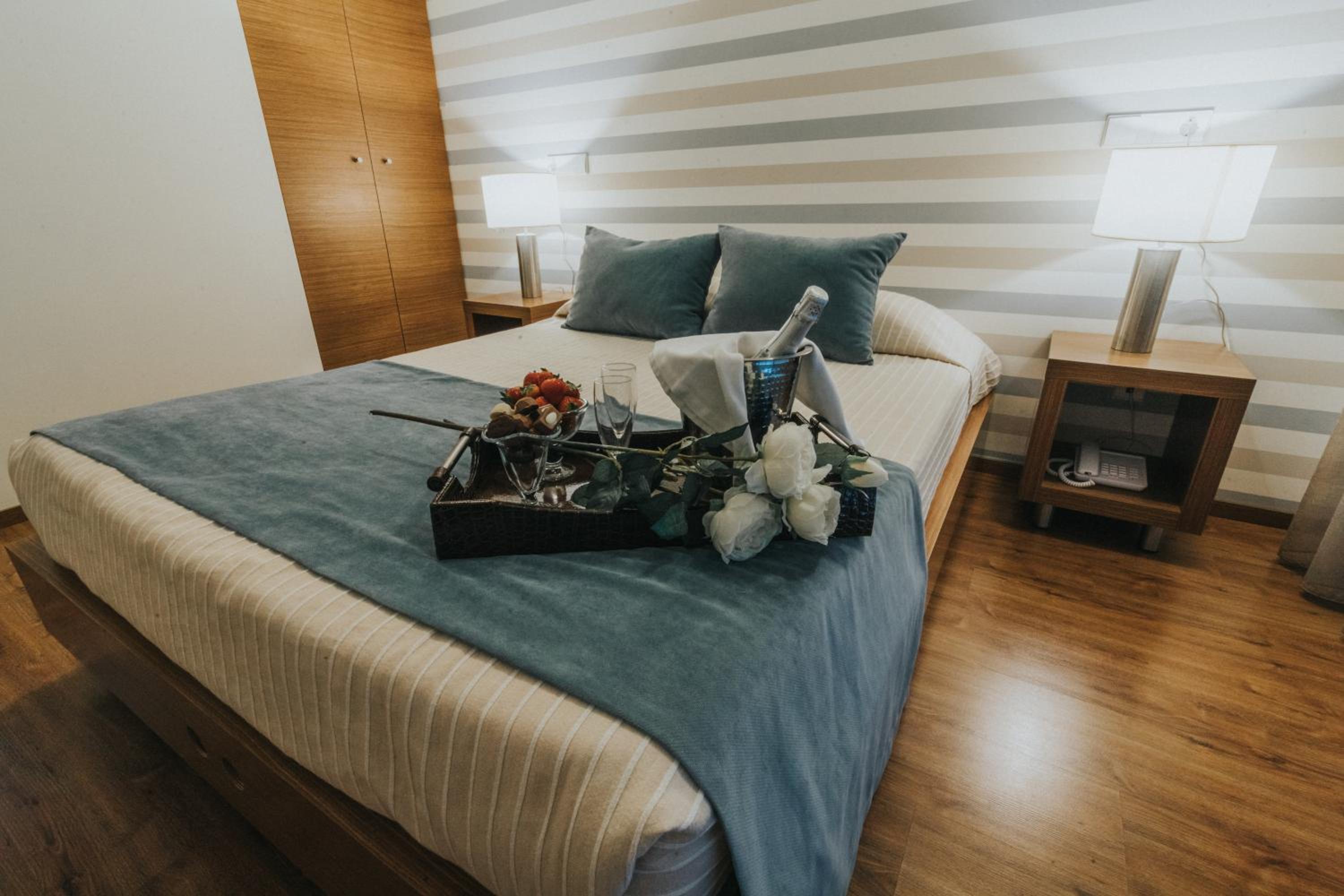 Double or Twin Room - Photo 7